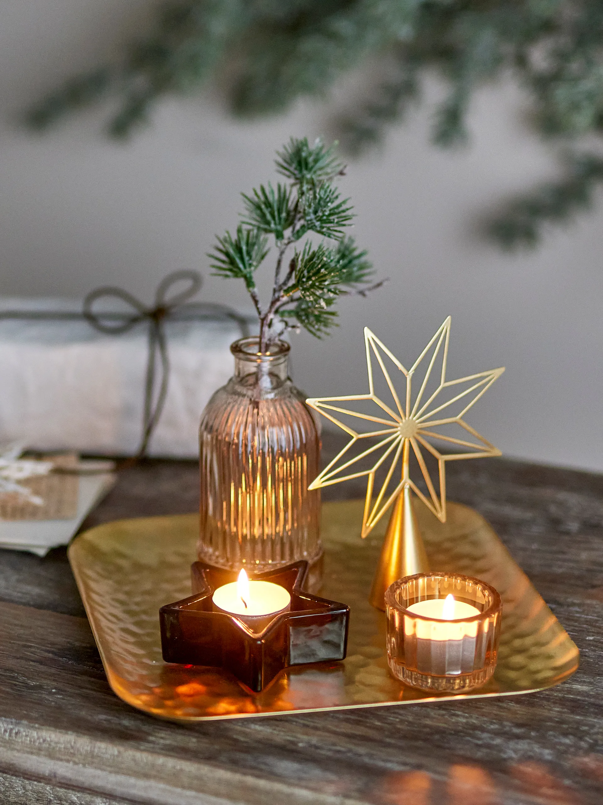 Bandeja Sanga con objeto decorativo 6 piezas, Oro Bloomingville