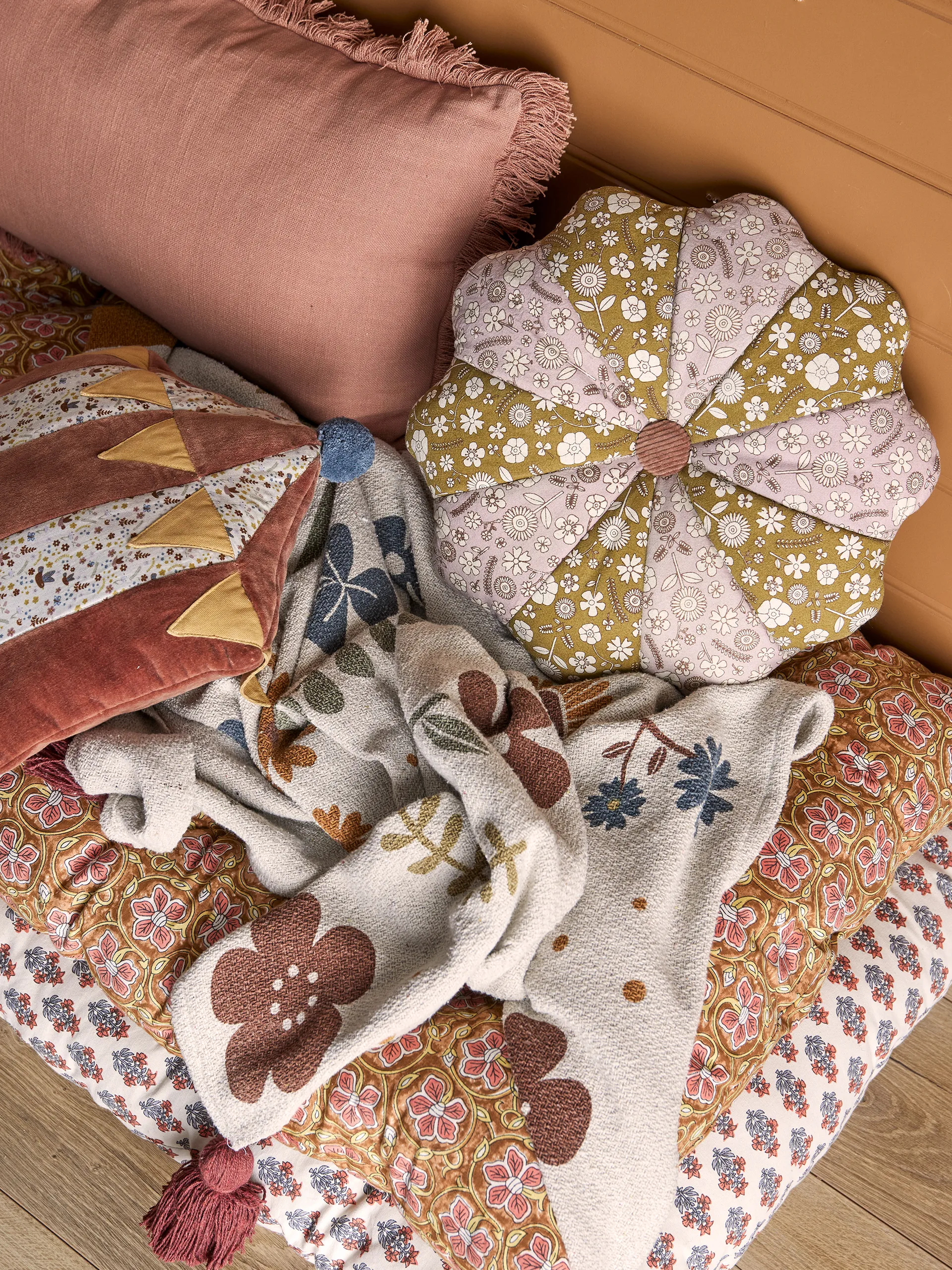 Cojín Raffe 37x40 cm, Carpa de circo Bloomingville