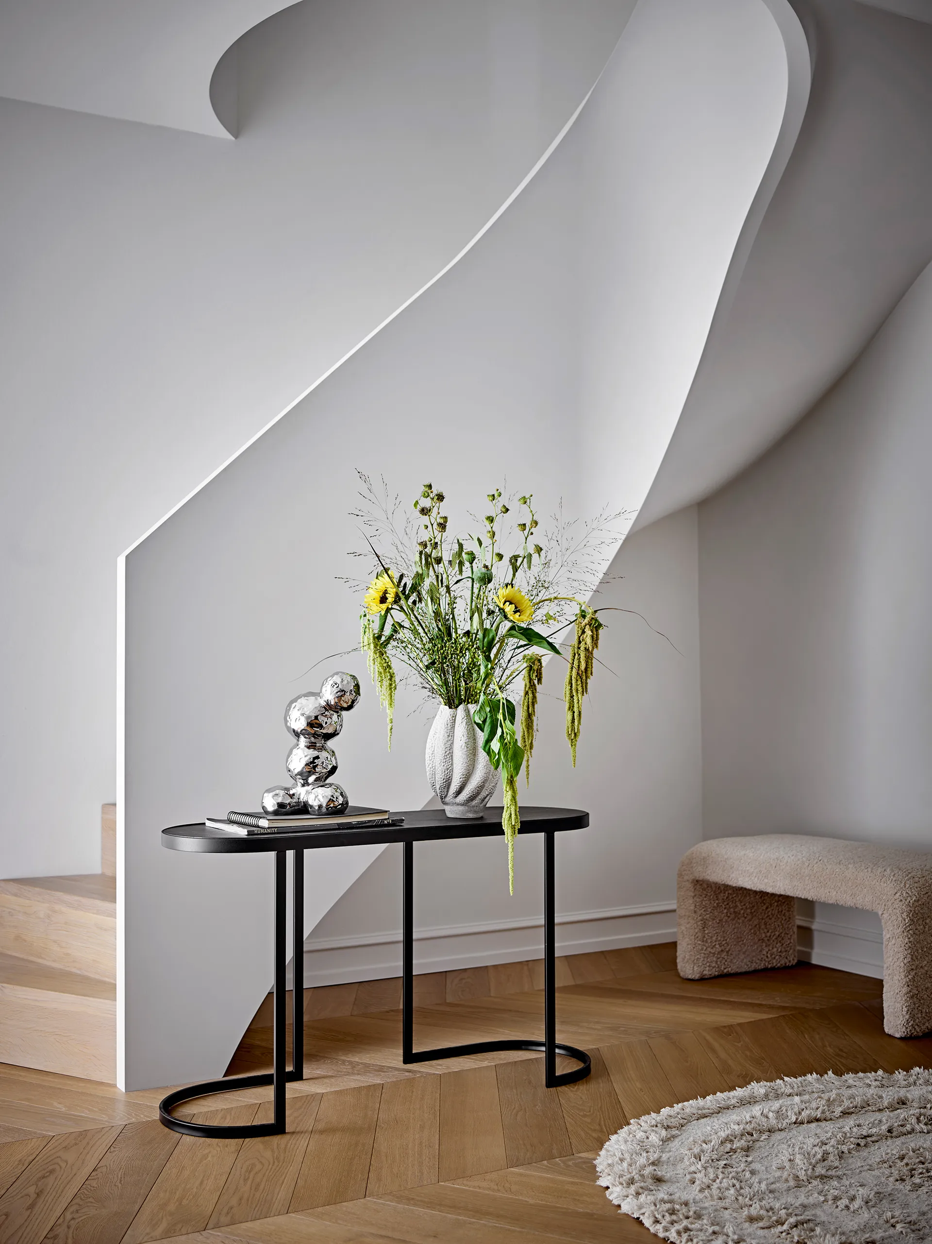 Escultura Bobby, Plata Bloomingville