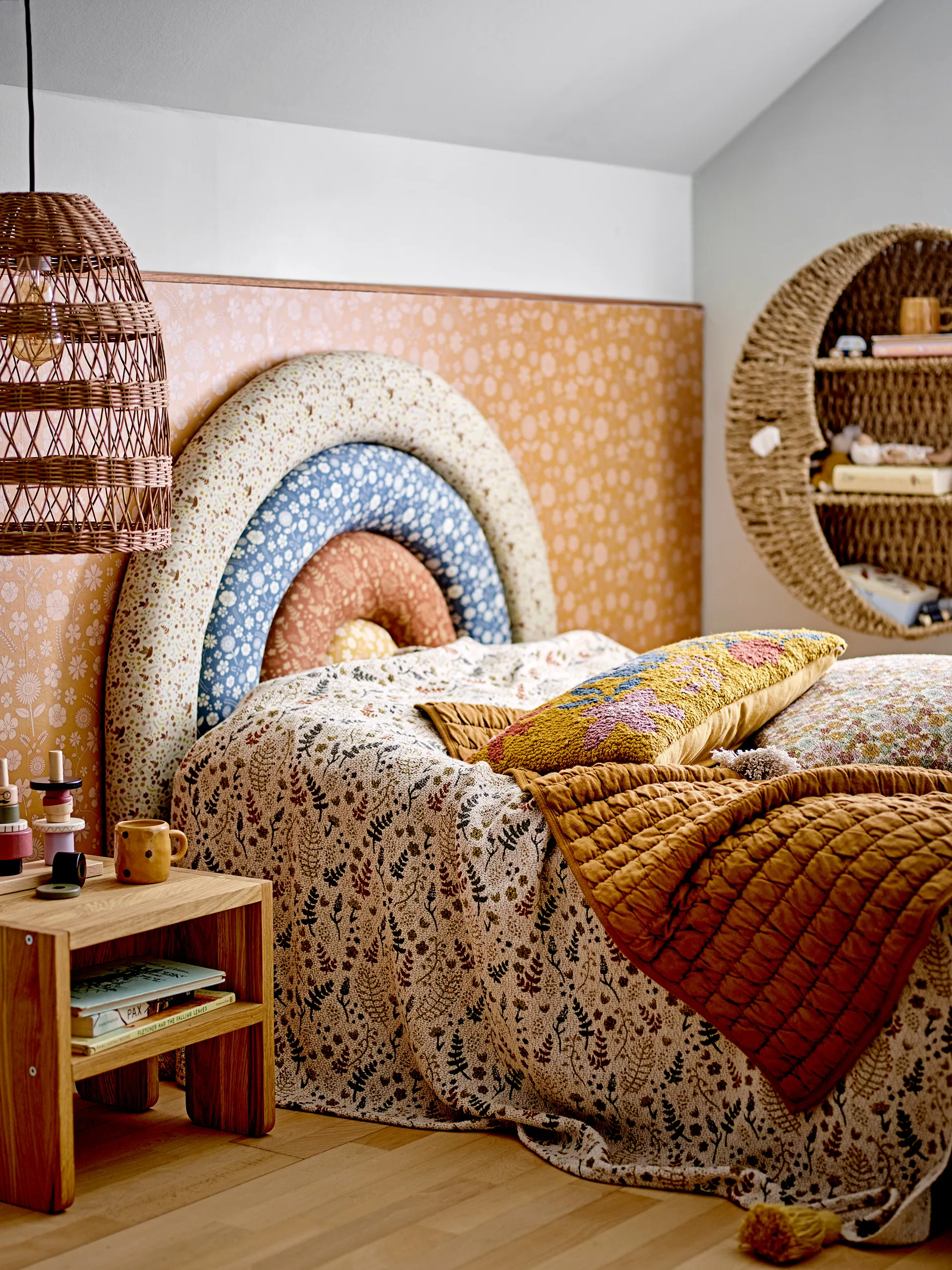 Estantería de pared Moony Ø65 cm, luna Bloomingville