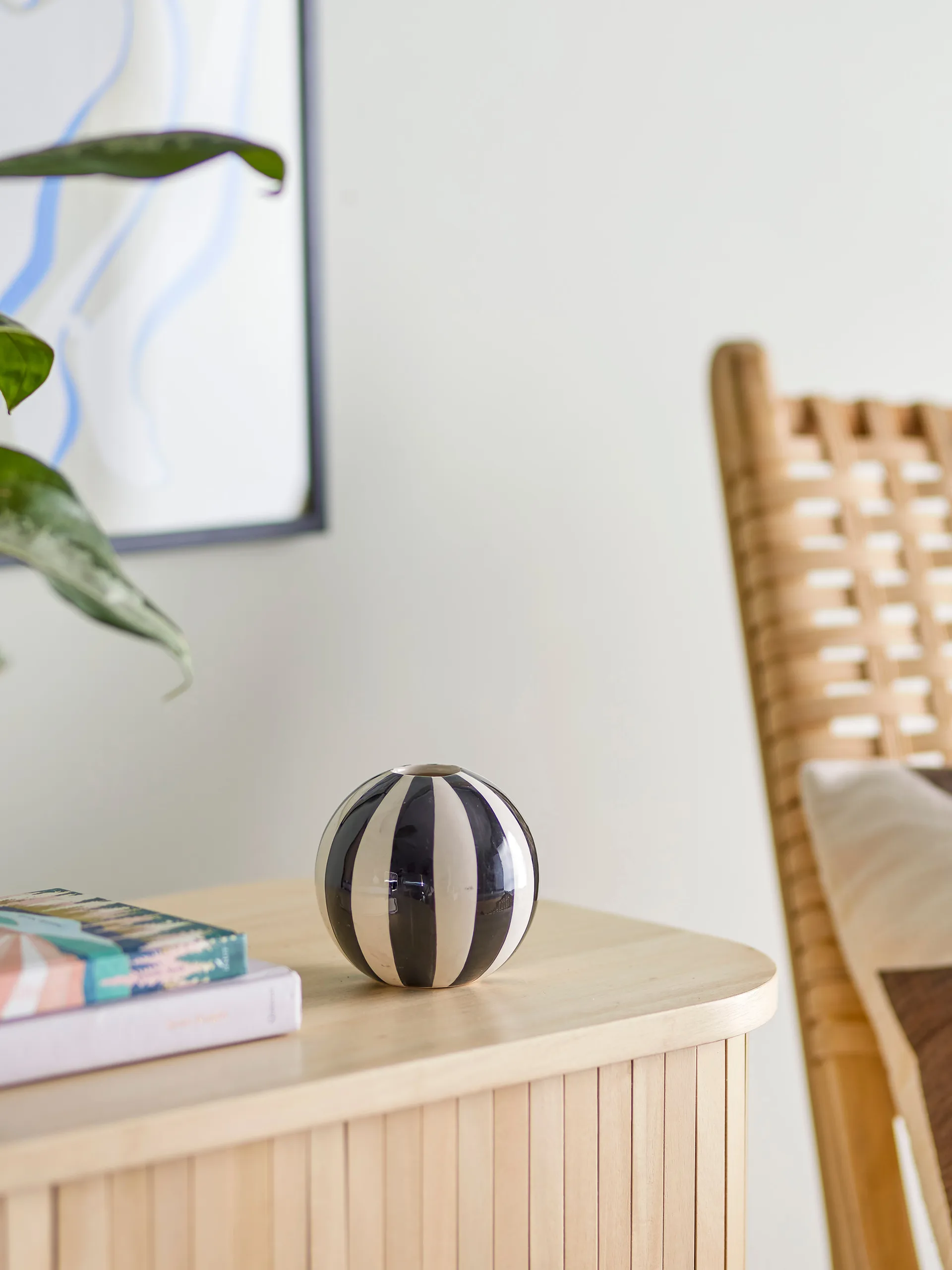 Jarrón Eja Ø10,5 cm, Negro-blanco Bloomingville