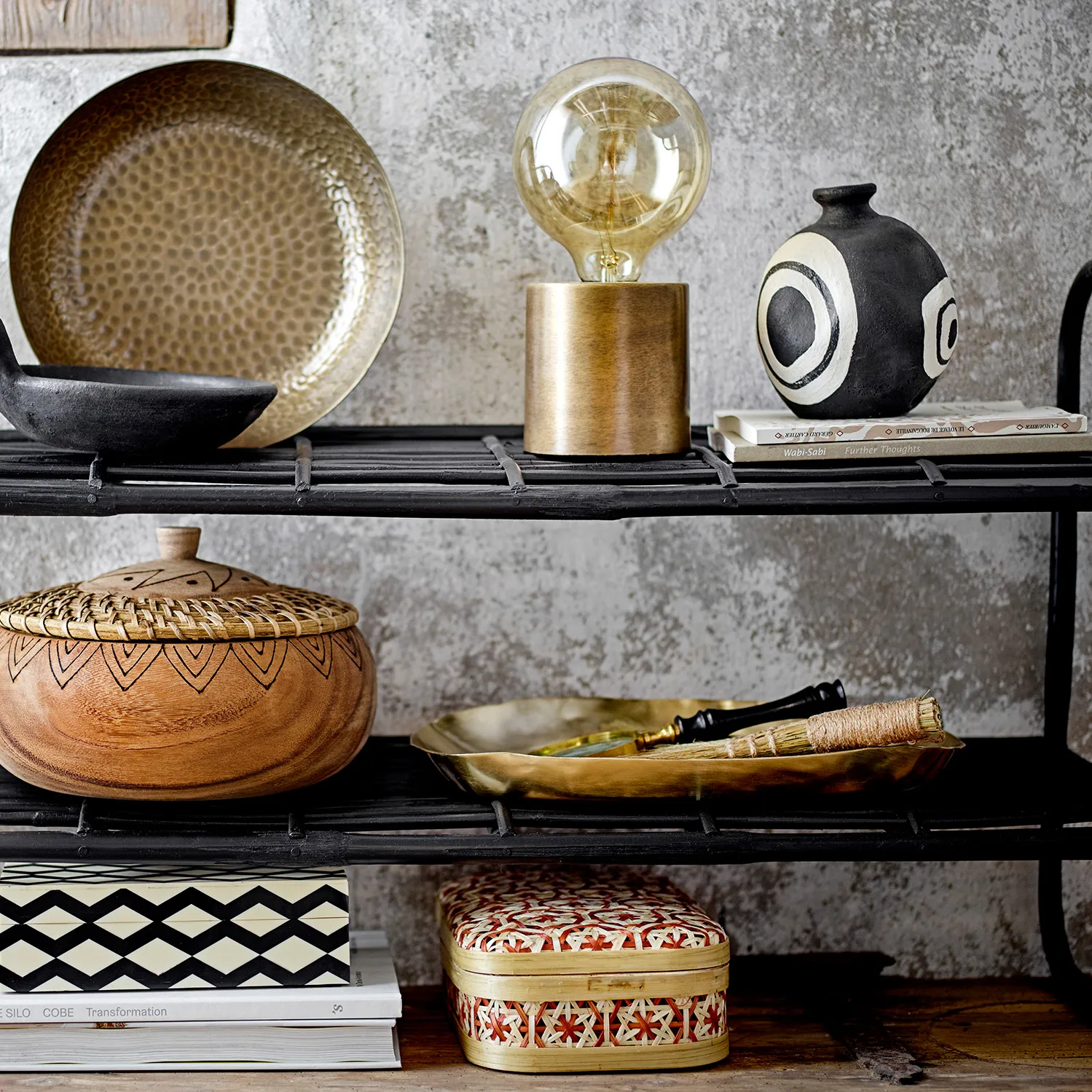 Lámpara de mesa Ely, latón Bloomingville