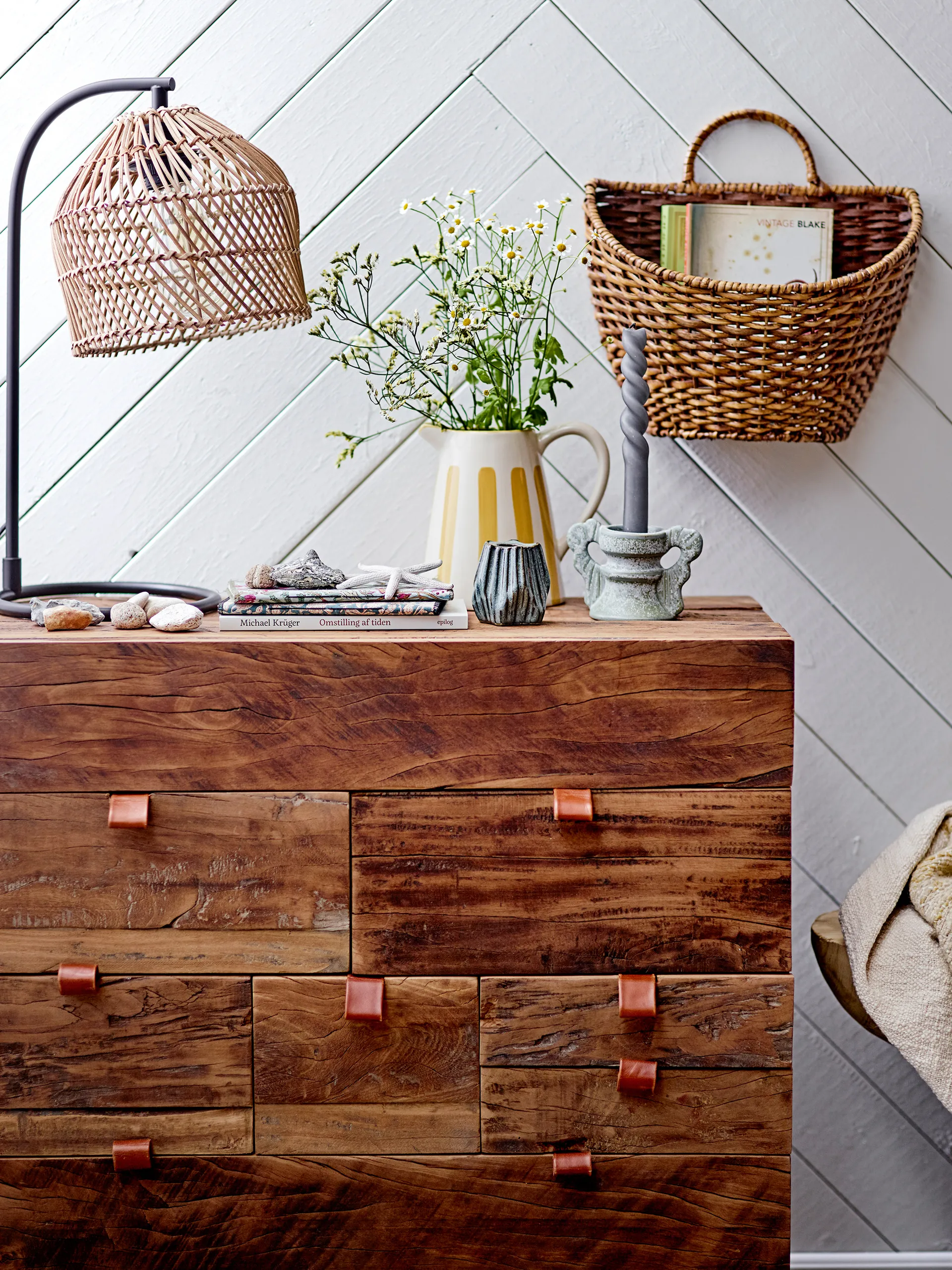 Lámpara de mesa Leia ratán, Natural-negro Bloomingville