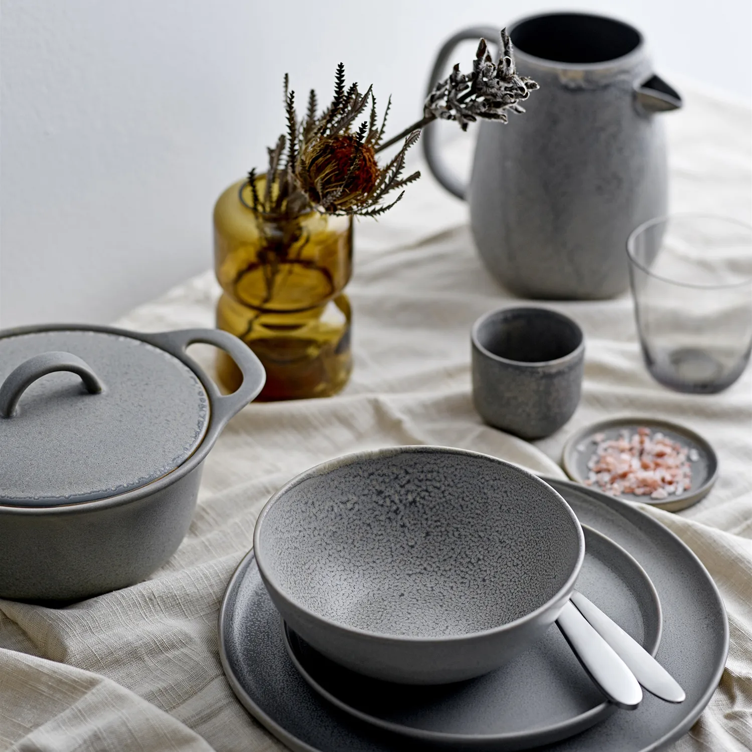 Mantequillera Kendra gres, gris Bloomingville