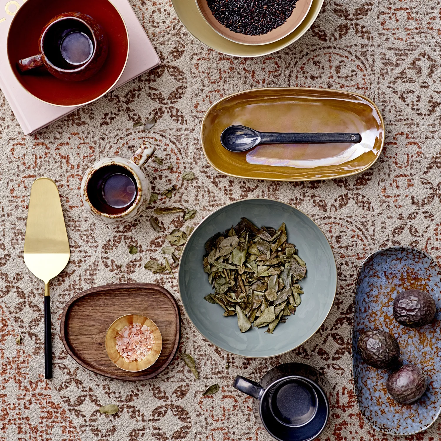 Pala para tarta Bloomingville 28 cm, negro-oro Bloomingville