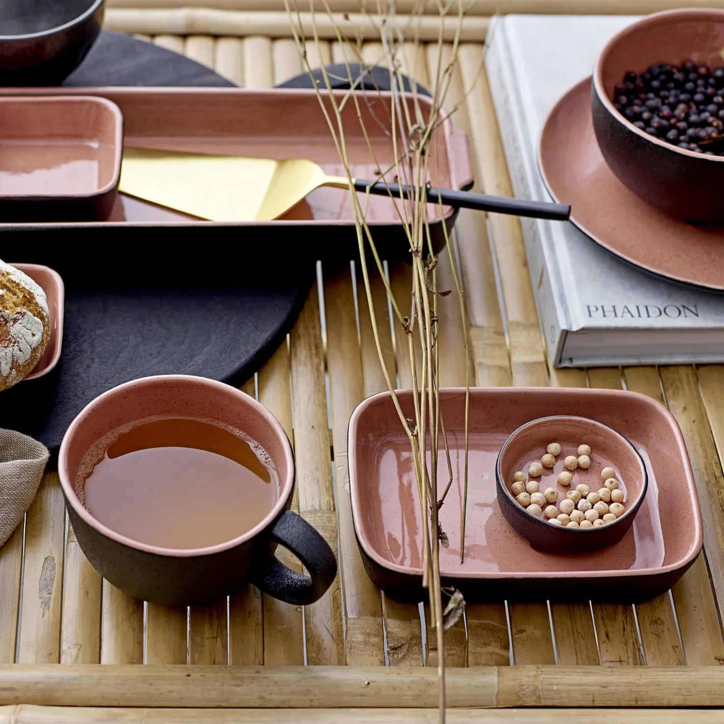 Pala para tarta Bloomingville 28 cm, negro-oro Bloomingville