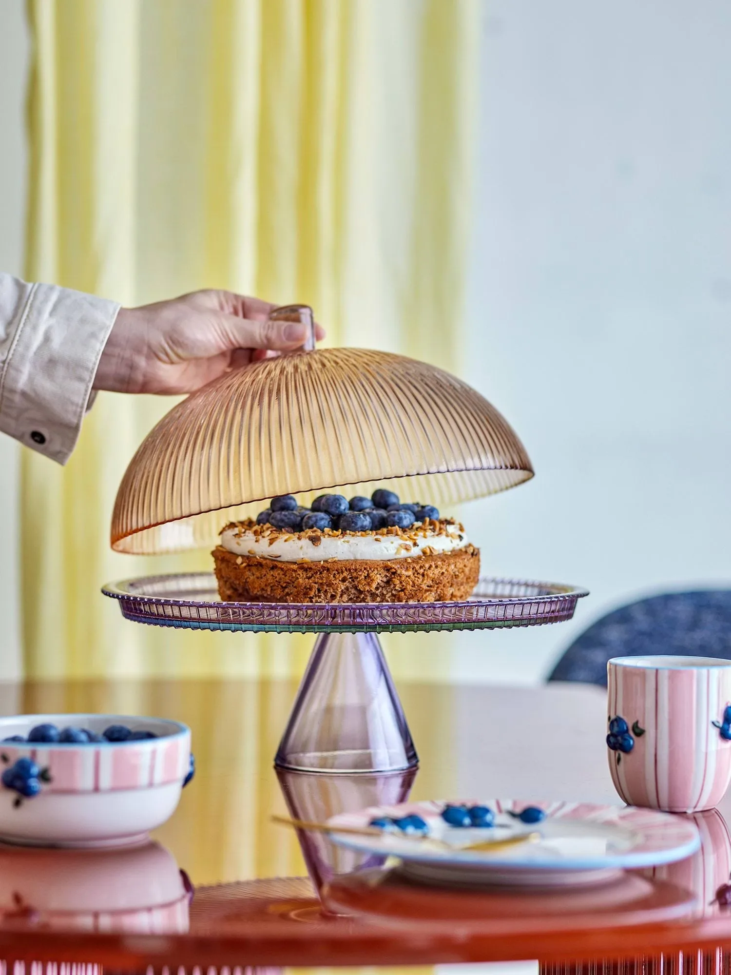 Pie de tarta con campana Tayo, Multi, Ø32 cm Bloomingville