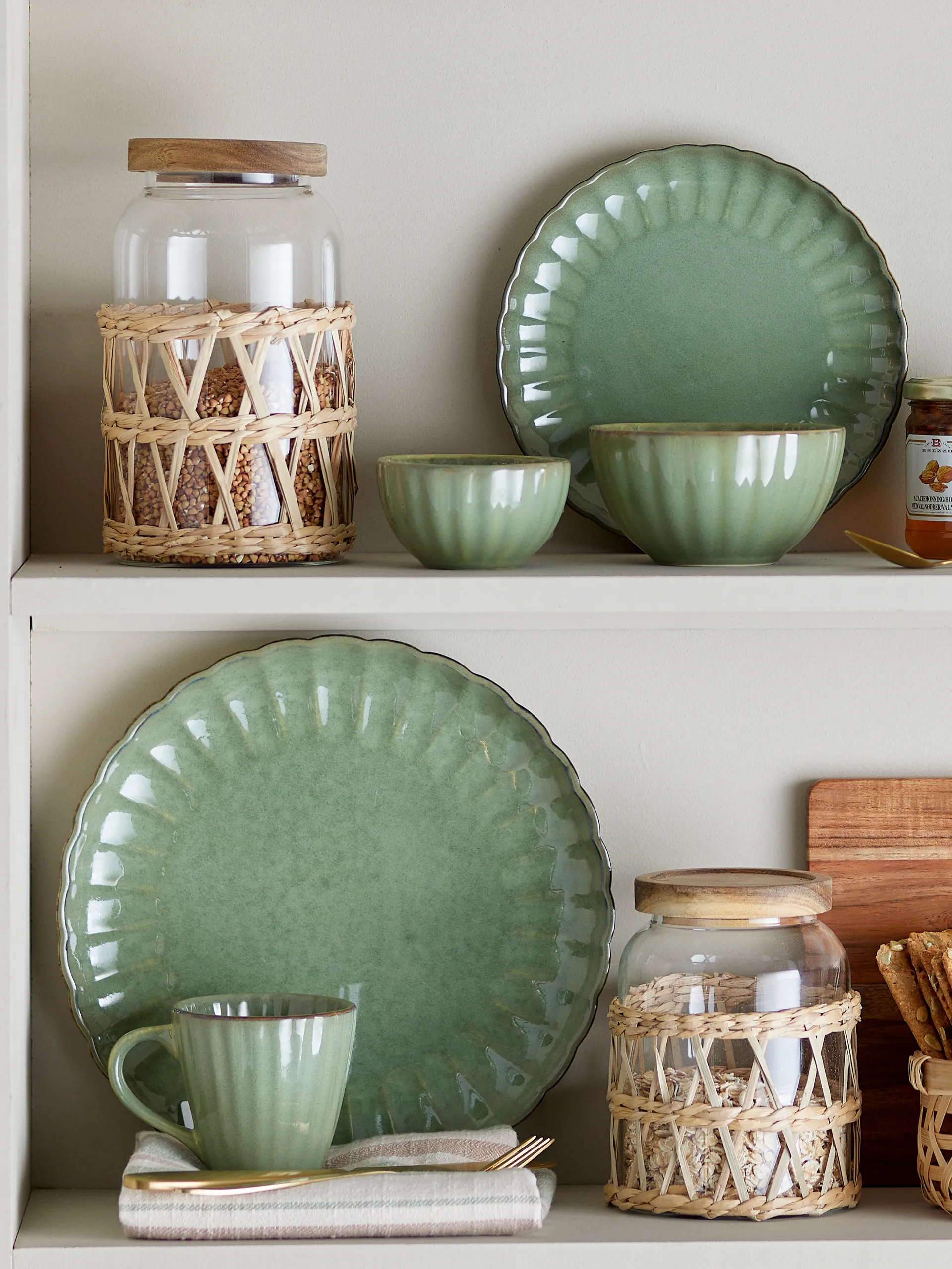 Plato Latina Ø27 cm, Light green Bloomingville