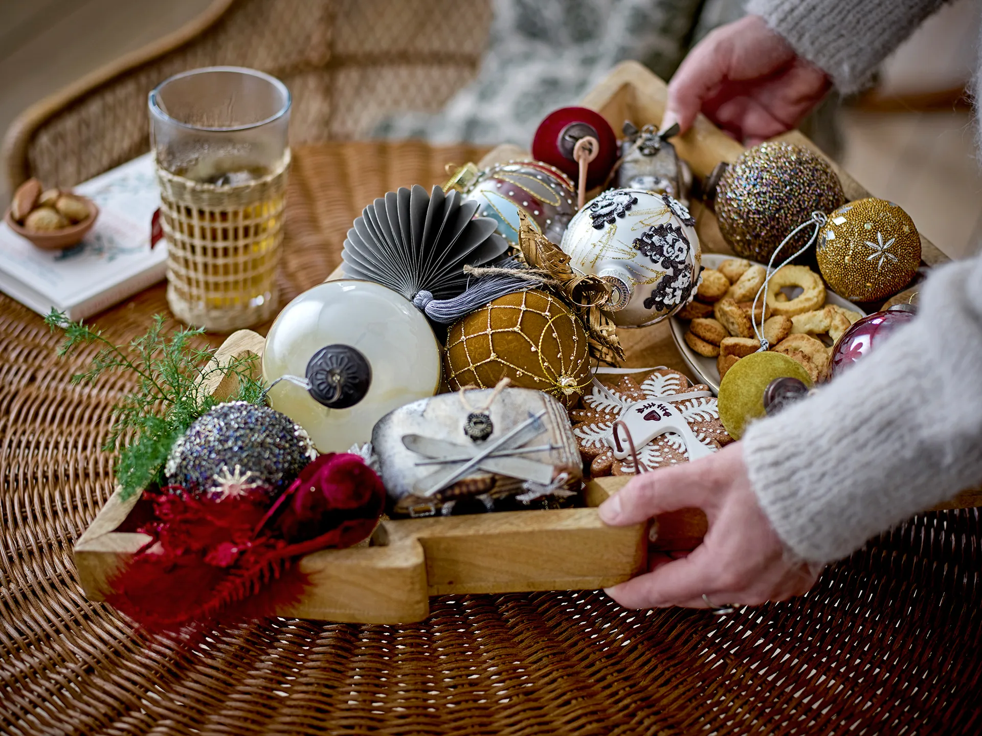 Set de 2 bolas de navidad Loha Ø7 cm, Dorado Bloomingville