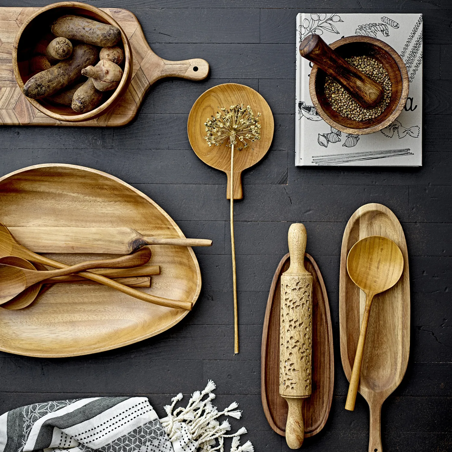 Tabla de cortar con mango Bloomingville acacia, 19x39,5 cm Bloomingville