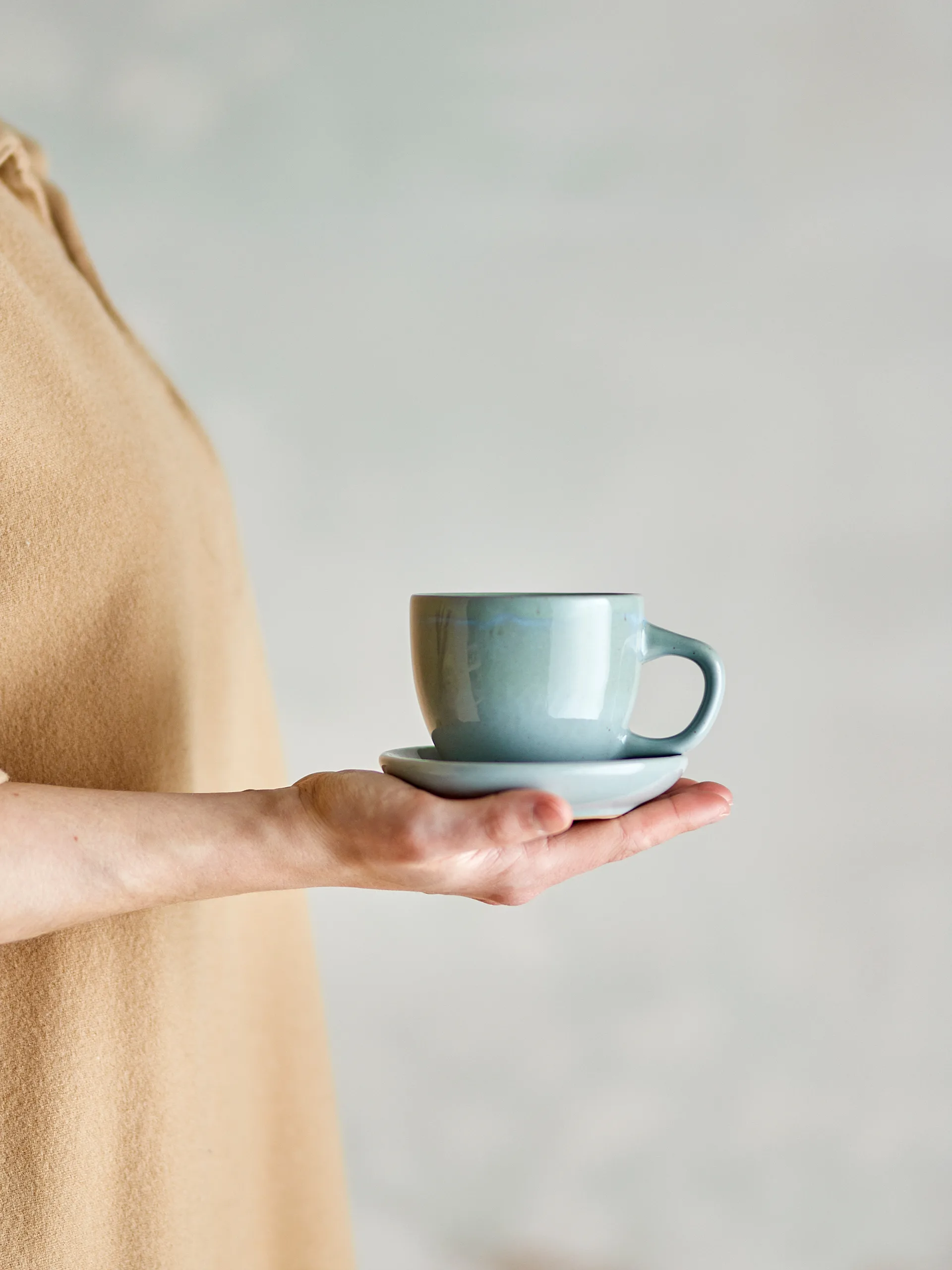Taza Brenta con platillo, pack de 4, Azul Bloomingville