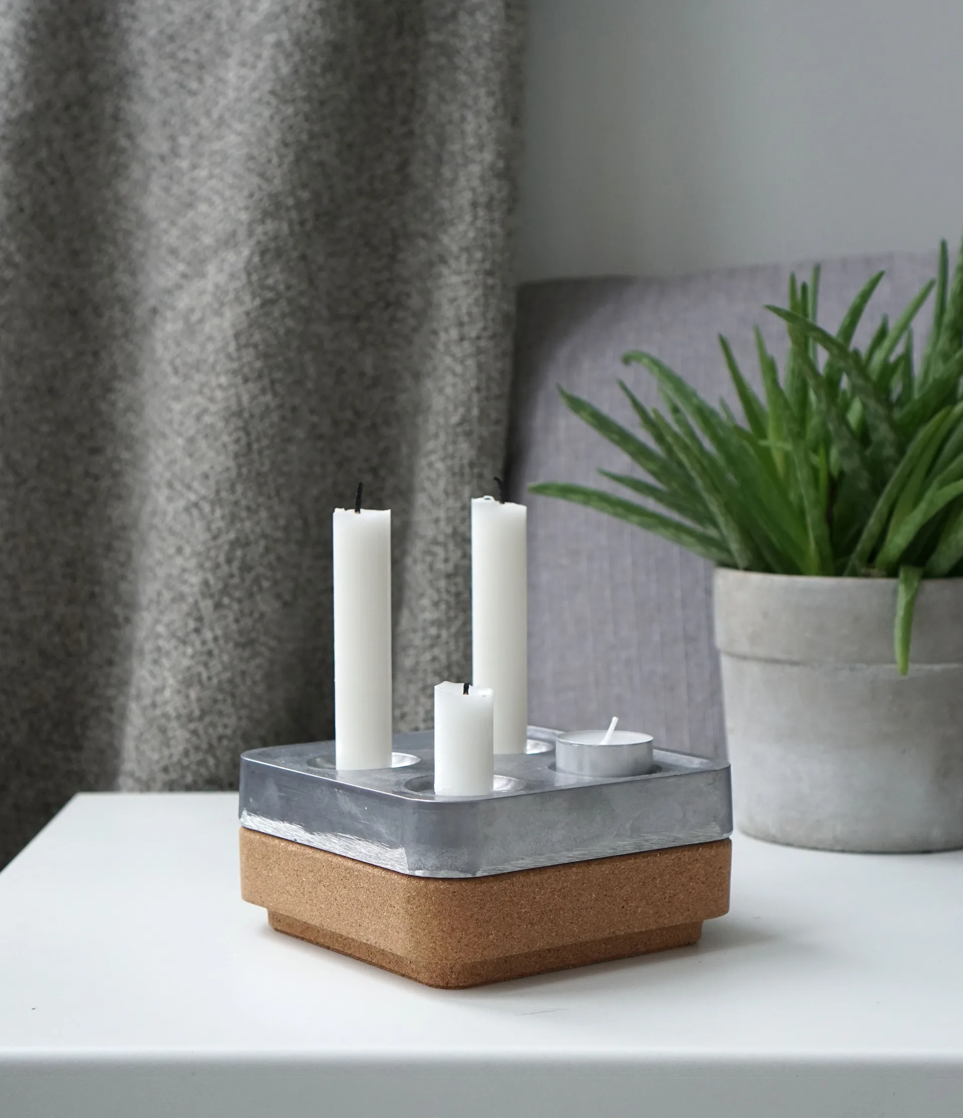 Cuenco de corcho para Stumpastaken de cuatro velas 16x16 cm, Marrón Born In Sweden