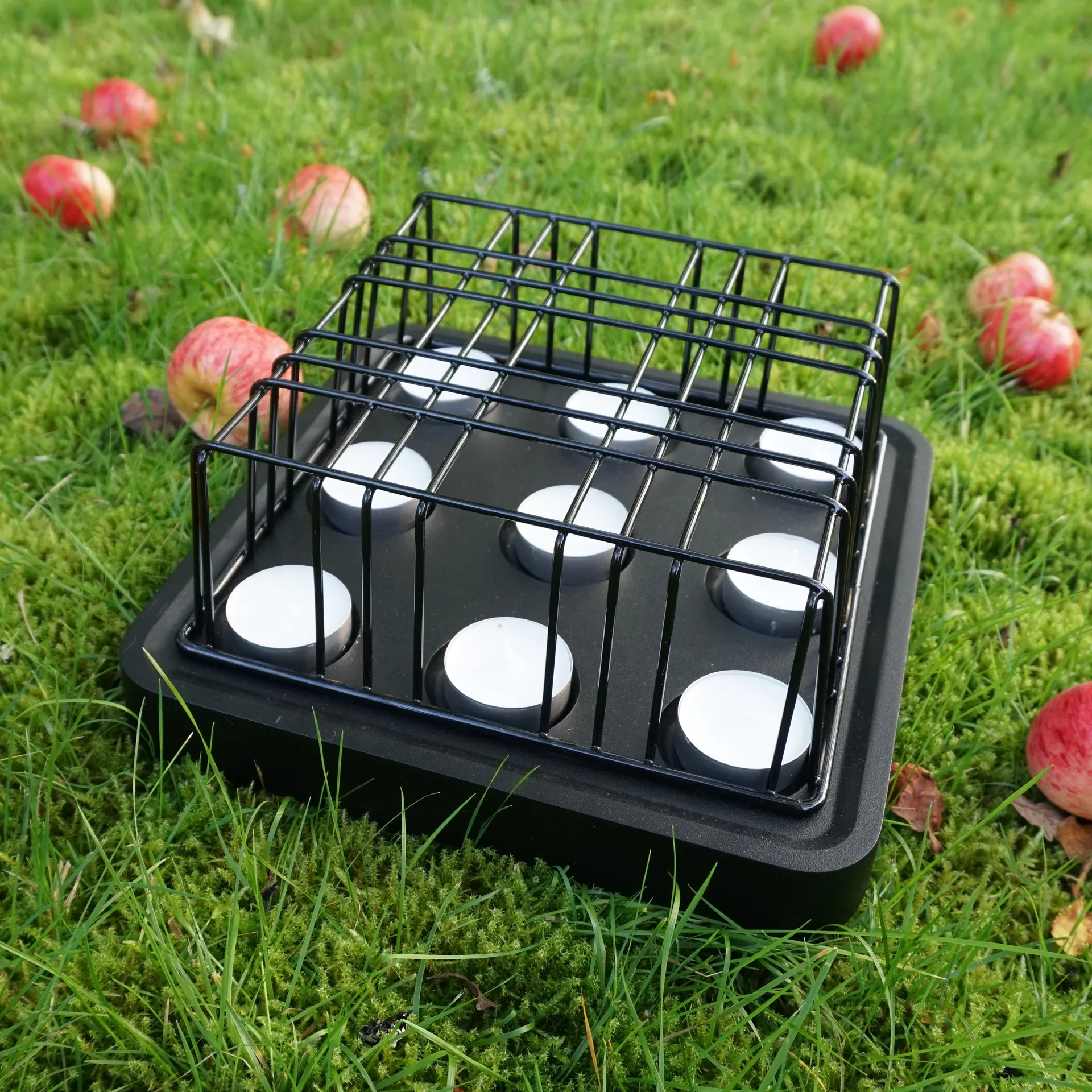 Rejilla para portaevelas Stumpastaken negro, pequeño Born In Sweden