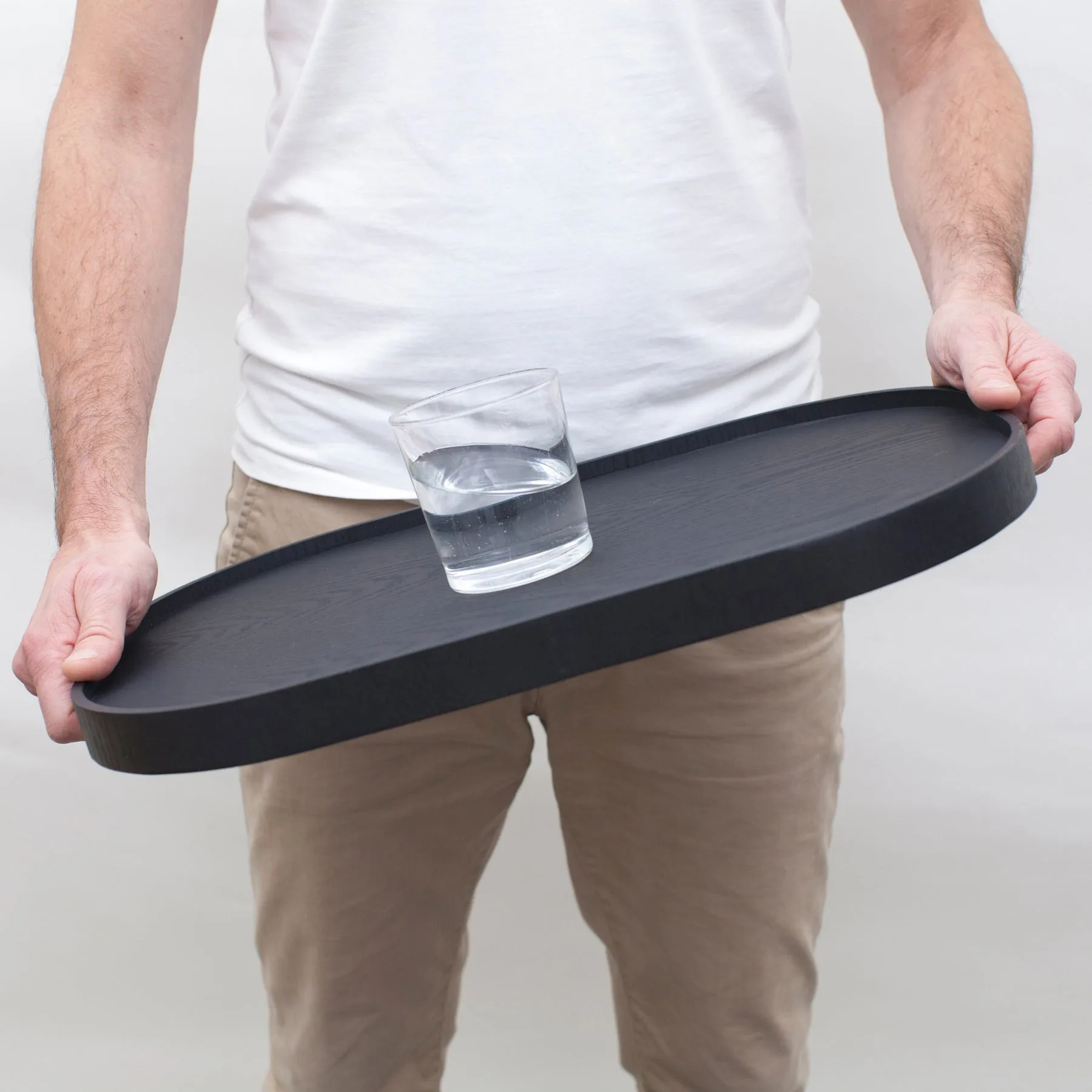 Bandeja CurveLine™ antideslizante 47×34 cm, Sauce negro Bosign