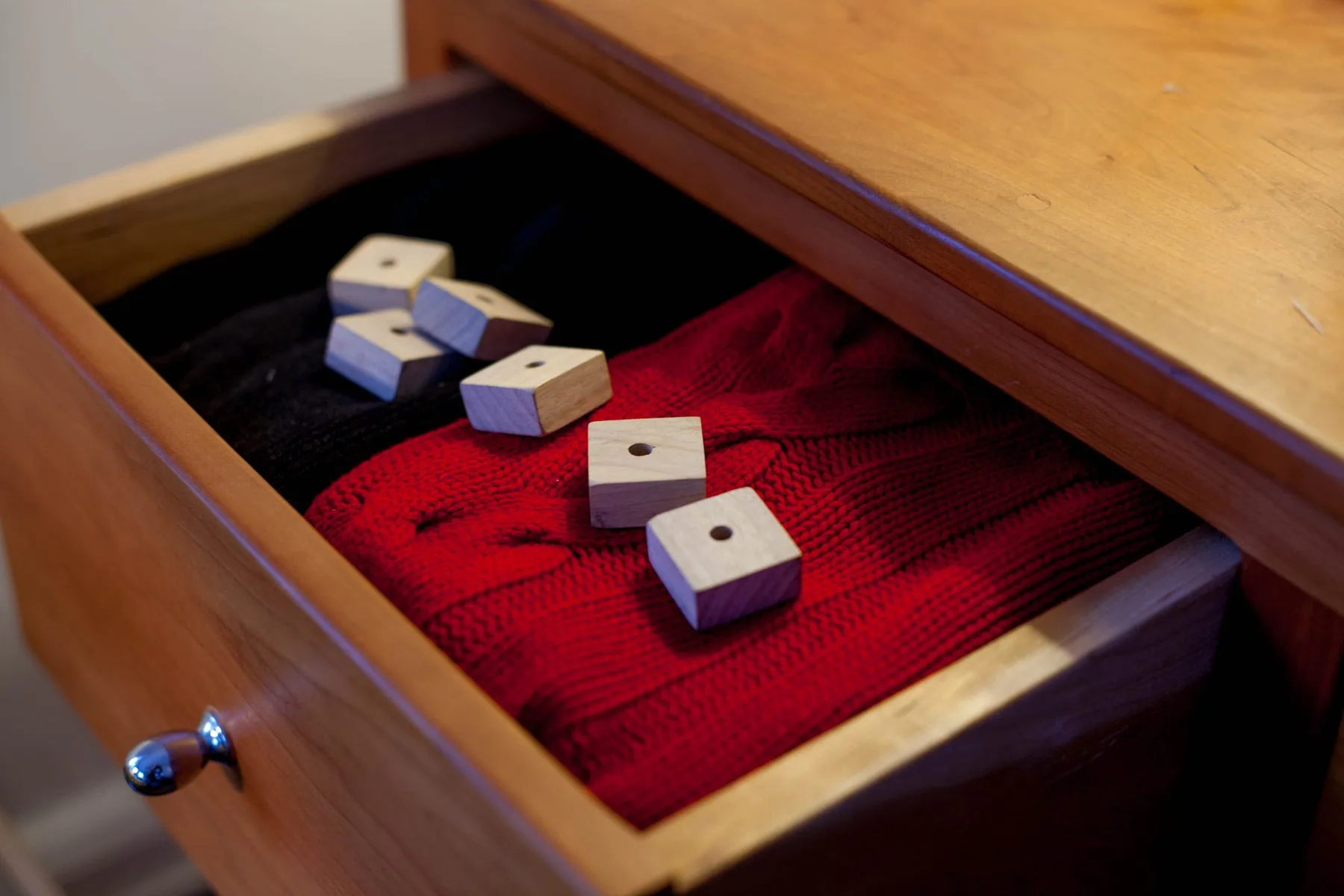 Bloque de fragancia Bosign de madera de cedro blanco con cuerda , 10-pack Bosign