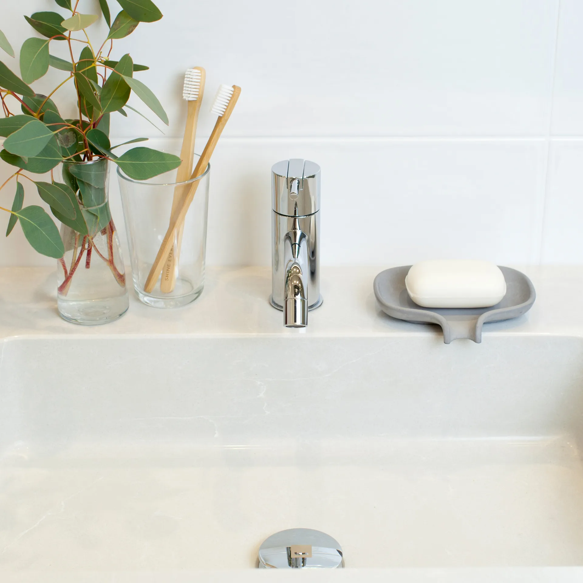 Jabonera con drenaje Soap Saver Flow hormigón, Gris Bosign