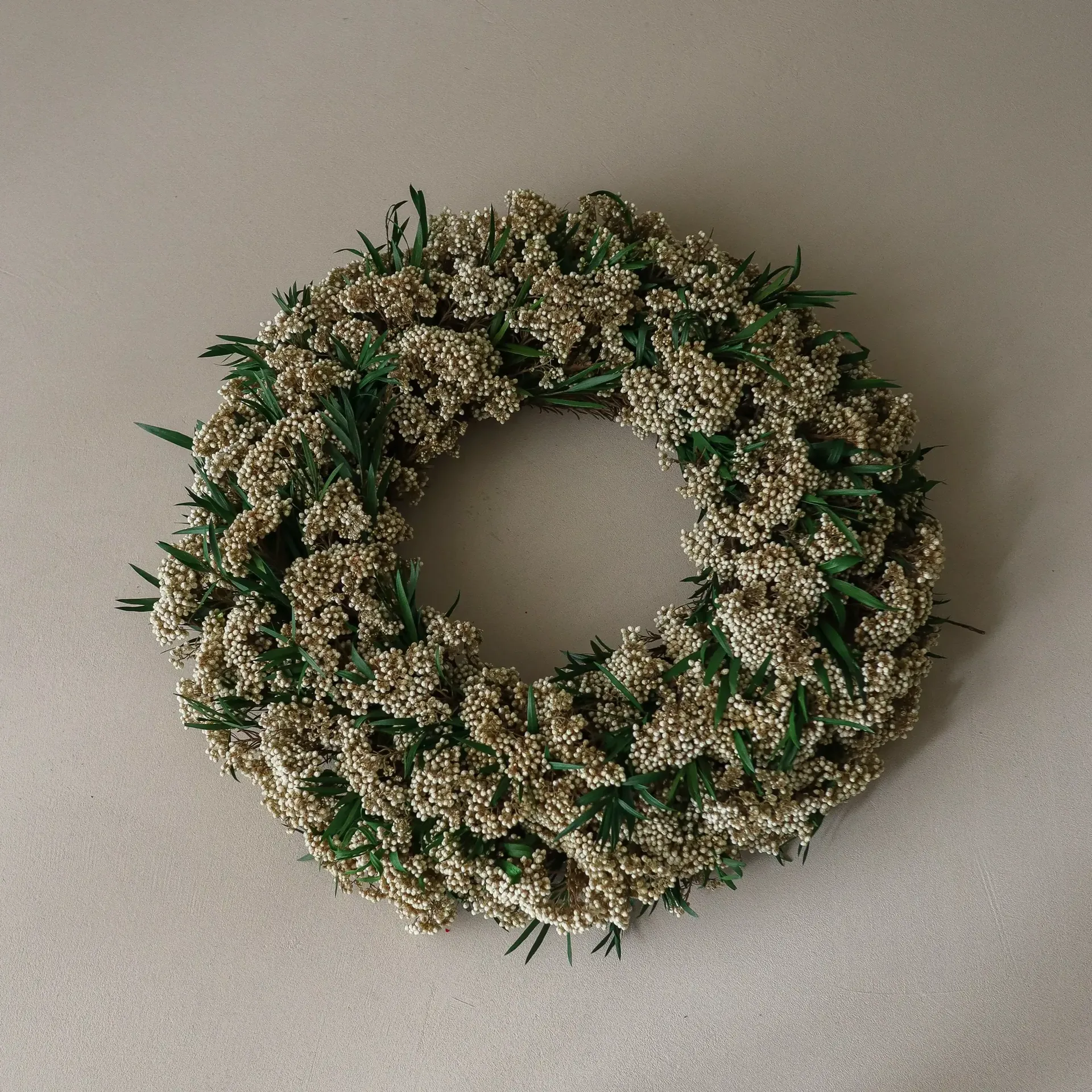 Corona de flores Whisper Meadow Wreath, Flor de arroz, Ø40 cm Botané