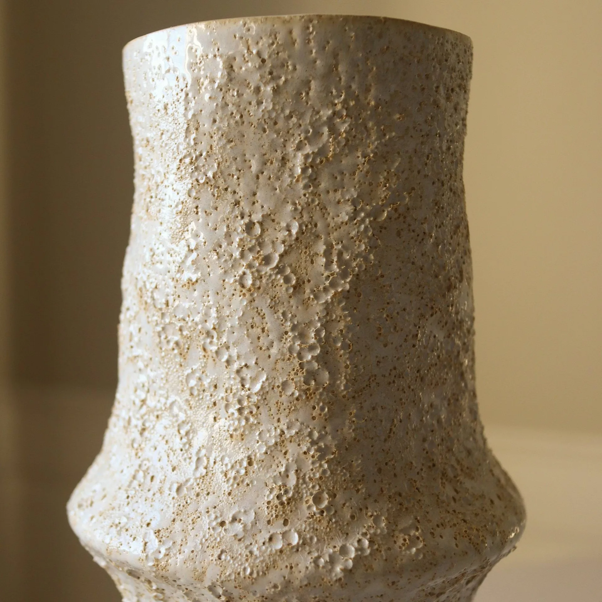 Jarrón de cerámica Earth, Large, Ø10x30,5 cm Botané