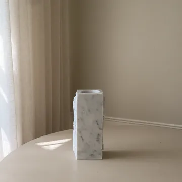 Jarrón de mármol Carrara Edge - Medium, 30 cm - Botané