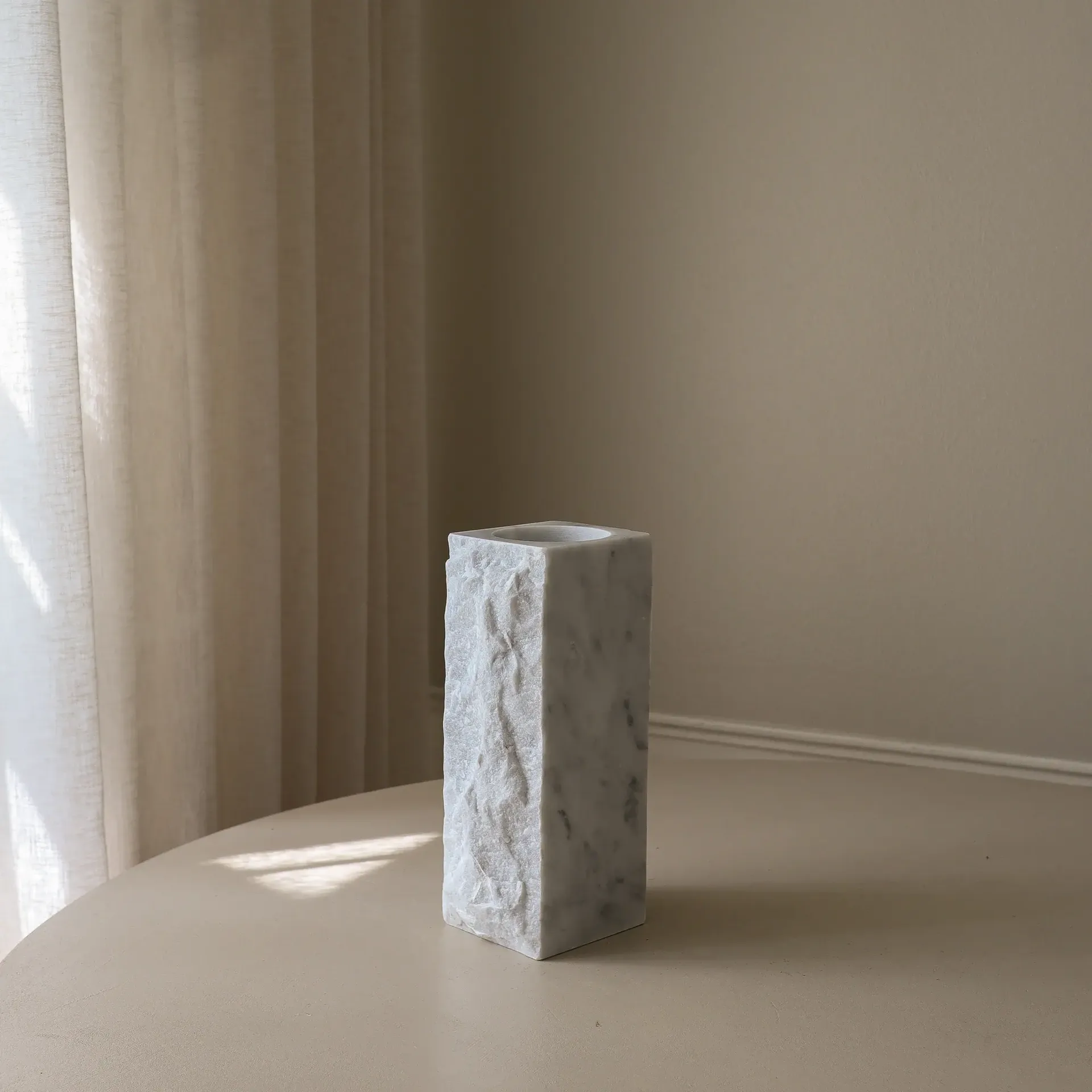 Jarrón de mármol Carrara Edge, Medium, 30 cm Botané