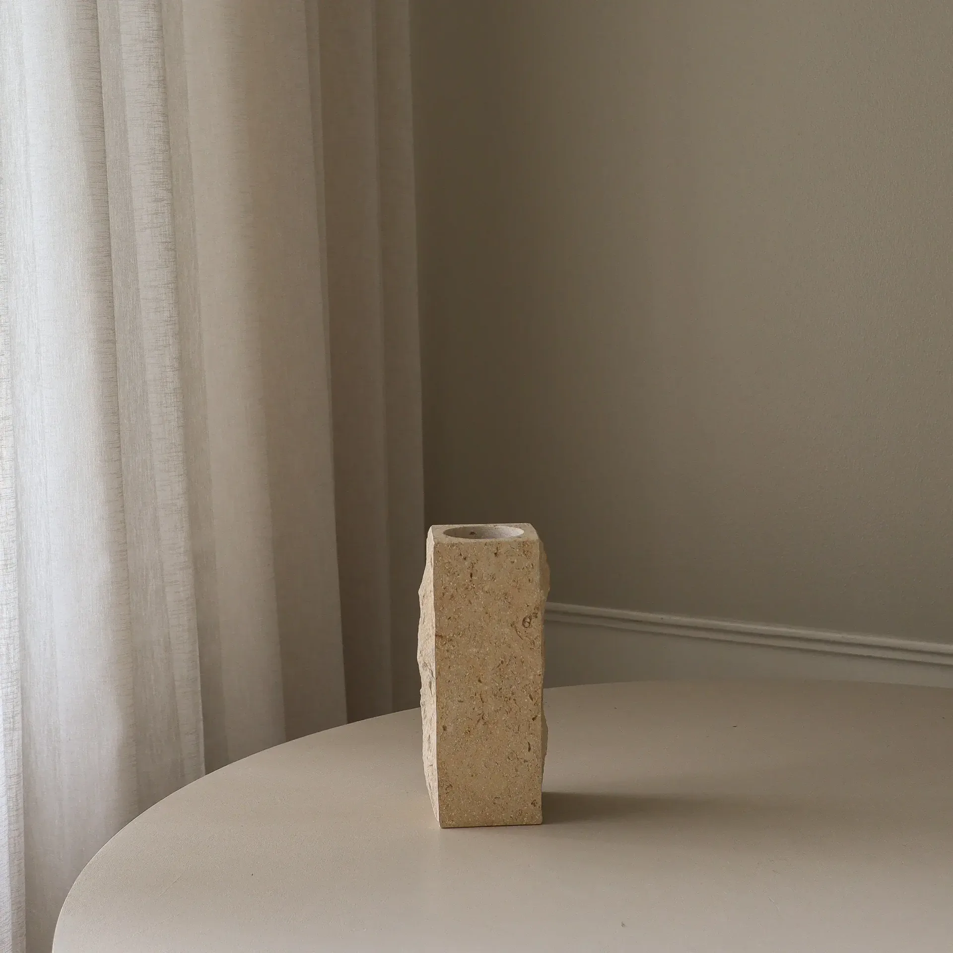 Jarrón de mármol Limestone Edge, Small, 25 cm Botané