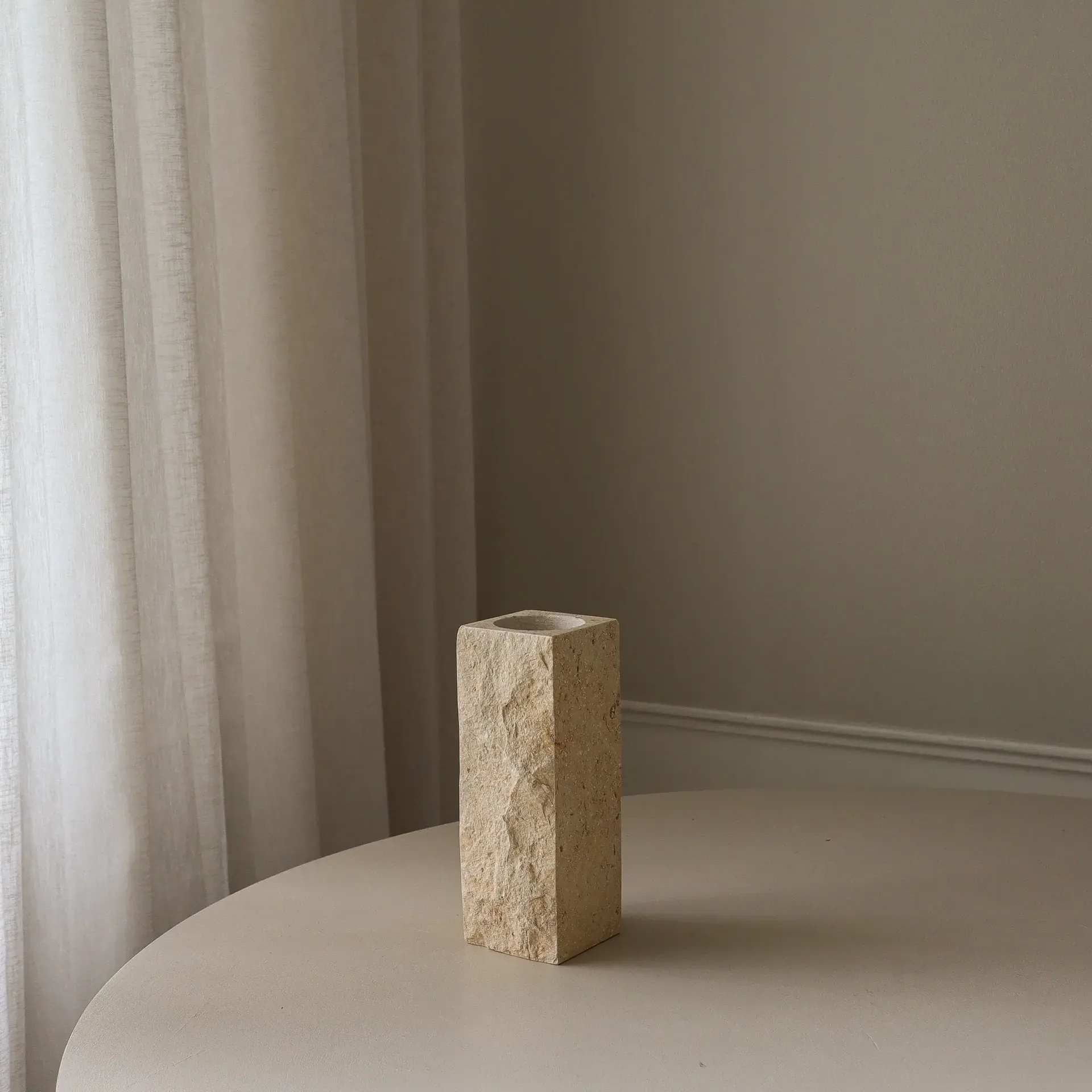 Jarrón de mármol Limestone Edge, Small, 25 cm Botané