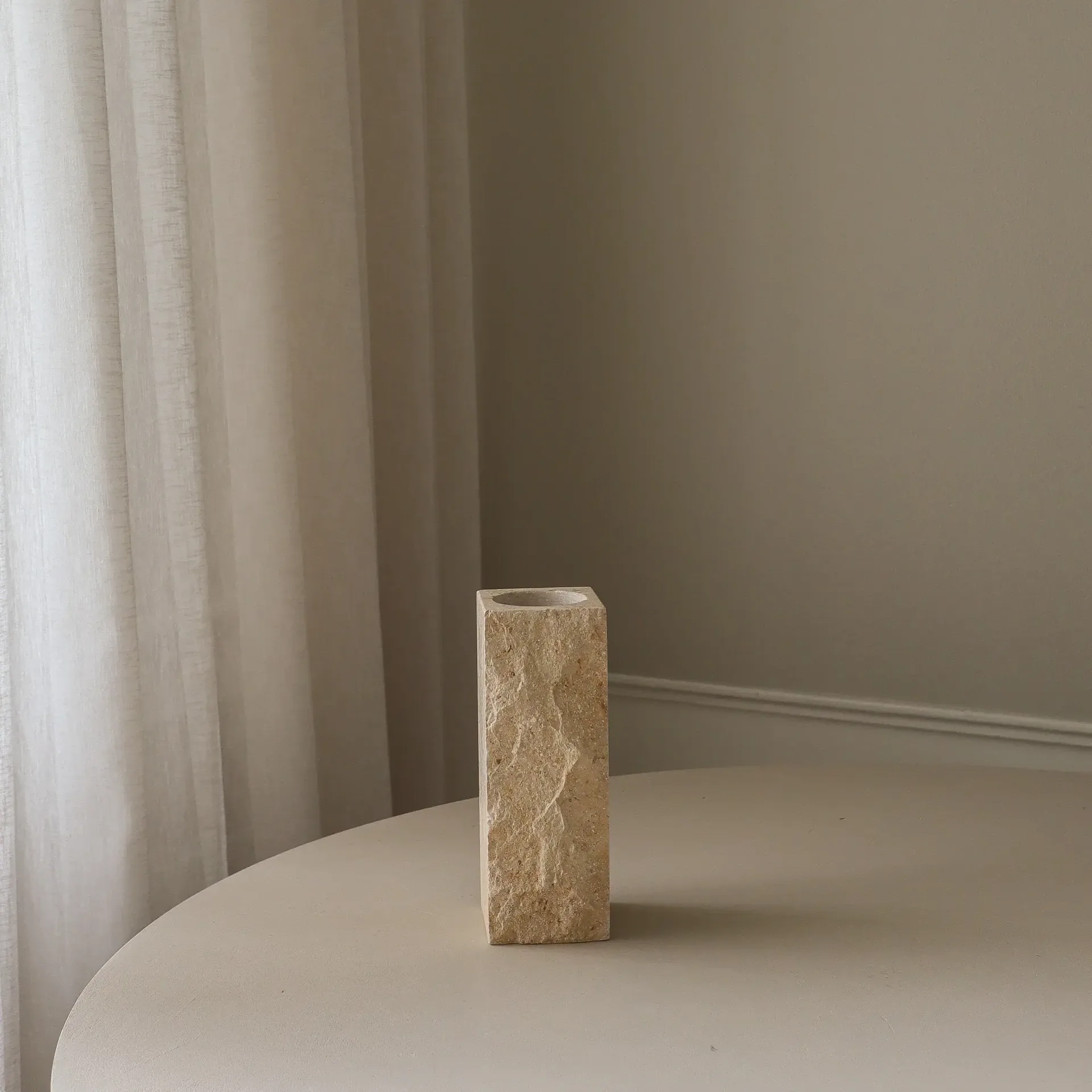 Jarrón de mármol Limestone Edge, Small, 25 cm Botané