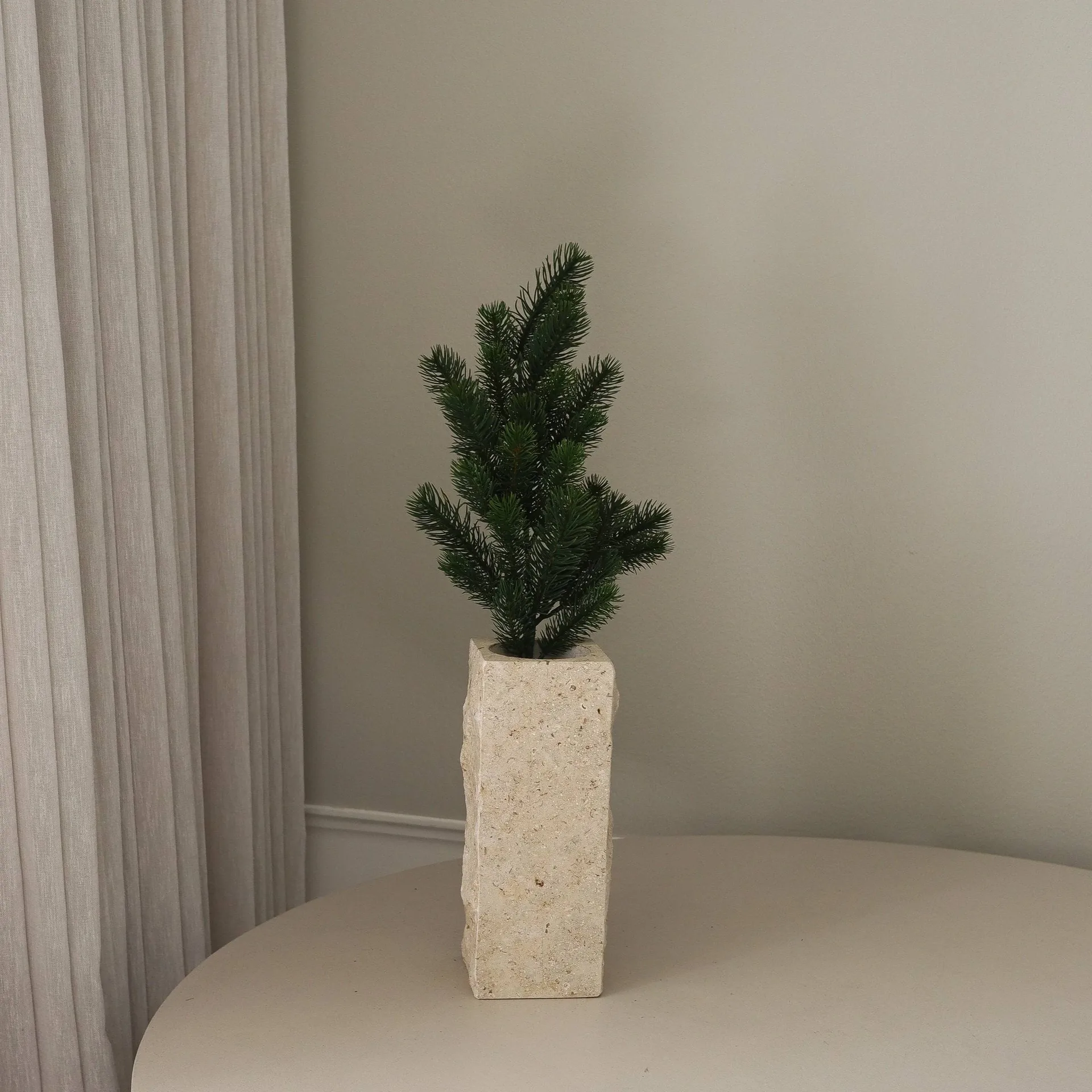 Planta sintética Rama de pino, Verde, 65 cm Botané
