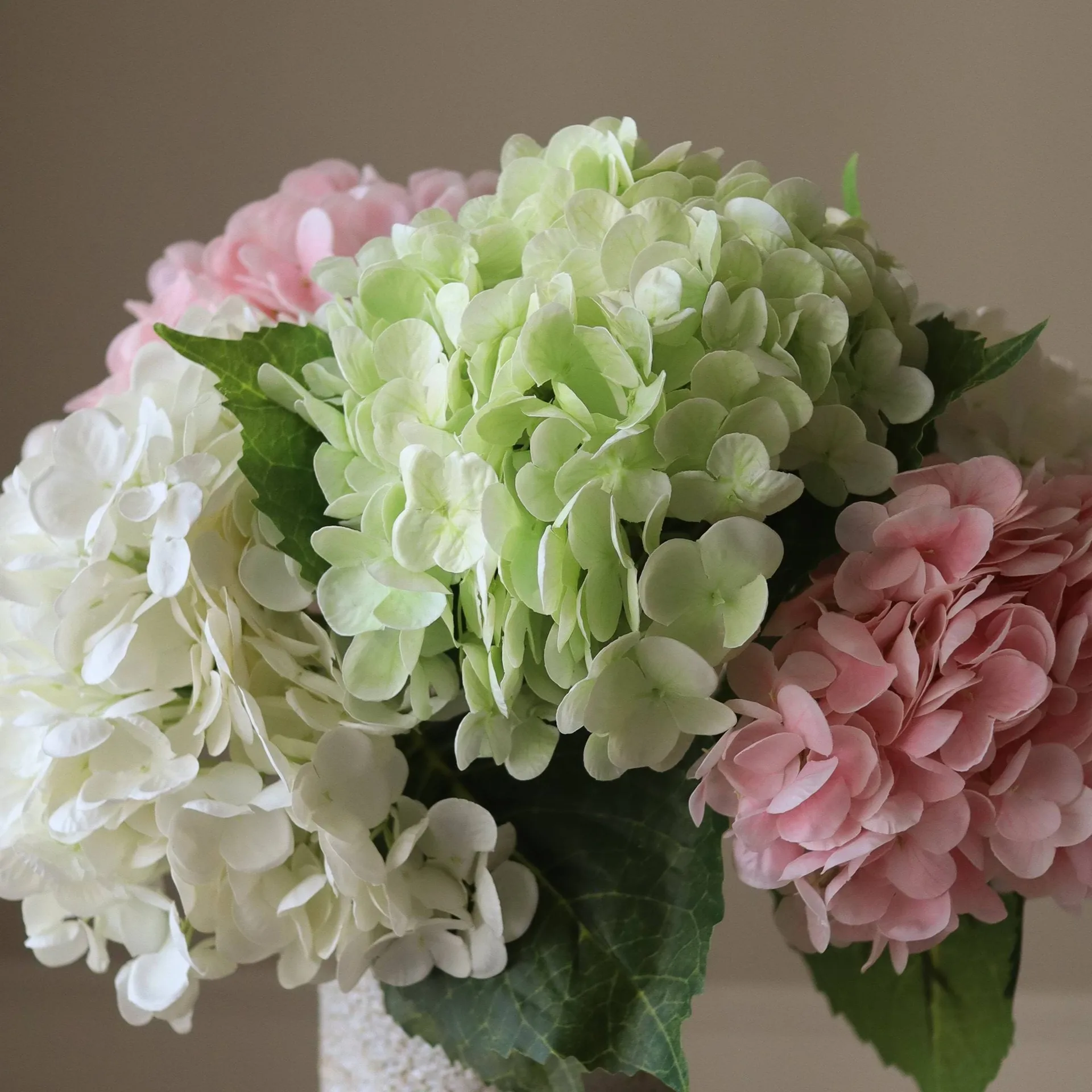 Ramo artificial de hortensias, Rosa-blanco-verde, 7 ud. Botané