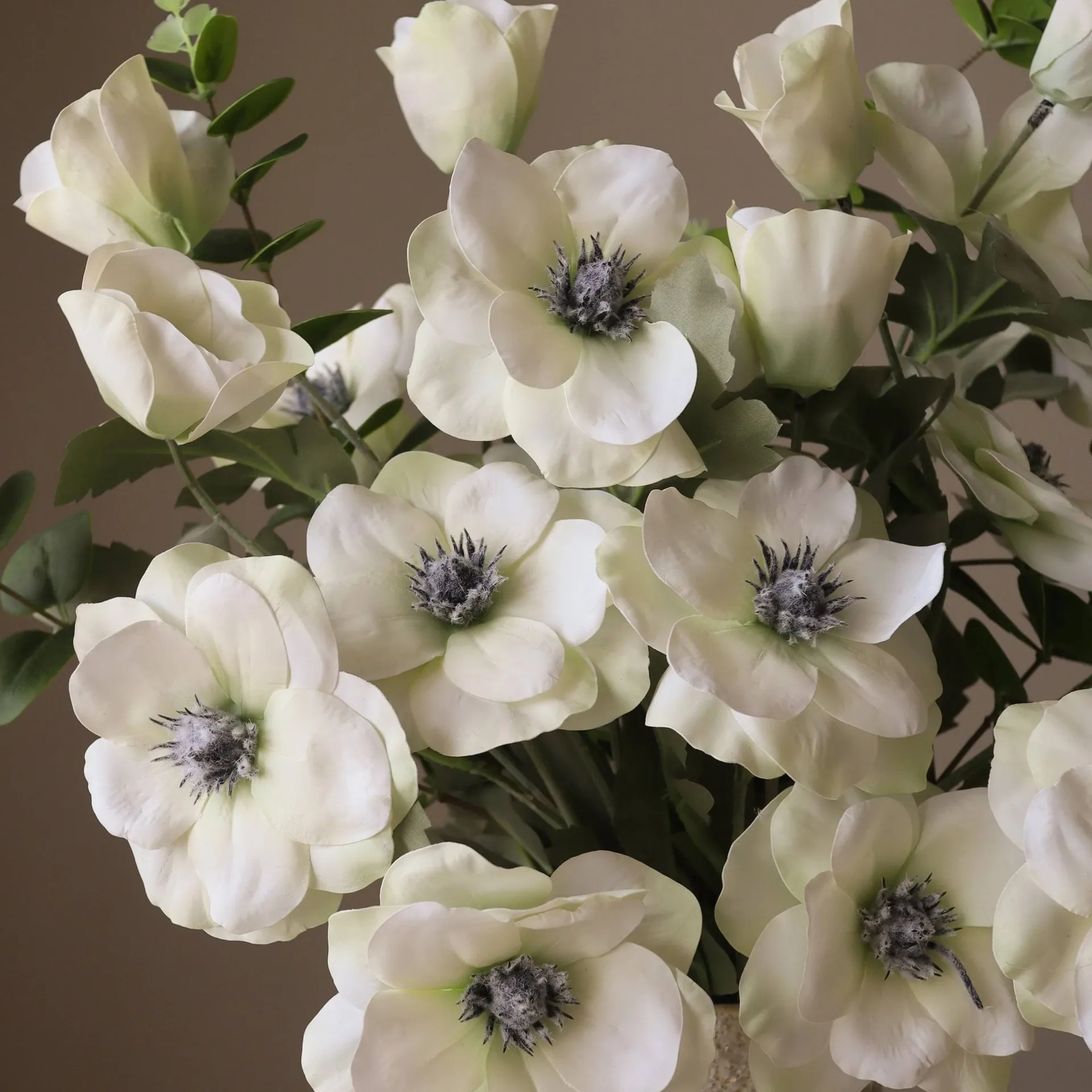 Ramo artificial White Satin, Anémona-eucalipto, 9 ud. Botané