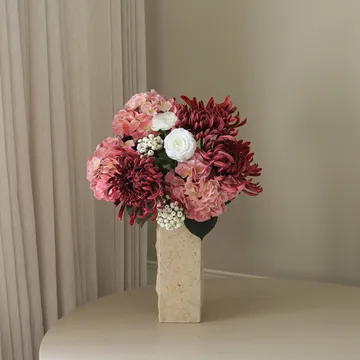 Ramo sintético Rose Reverie - Hortensia, crisantemo araña, ranúnculo, 77 cm - Botané