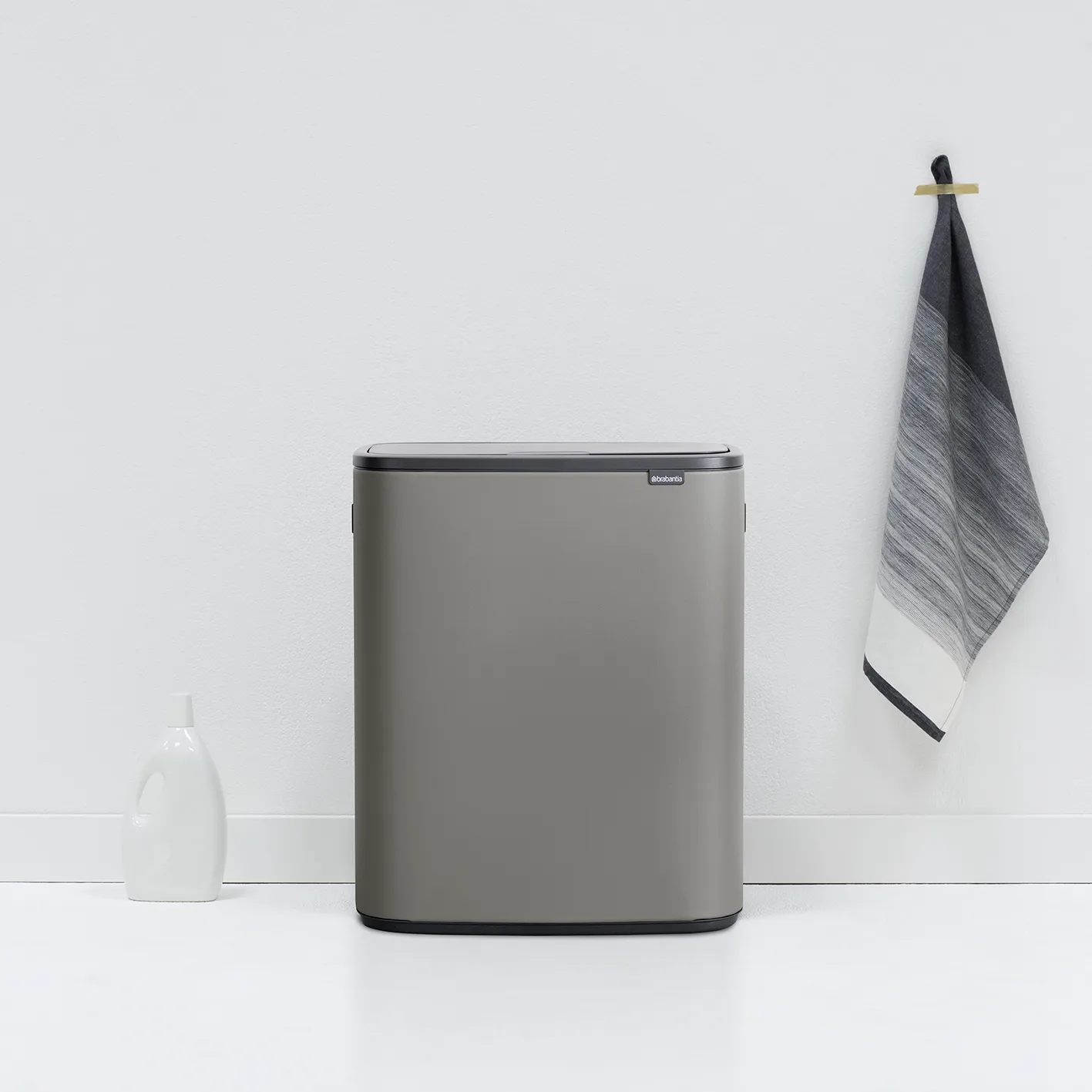 Bo touch bin 60 L, Mineral concrete grey Brabantia