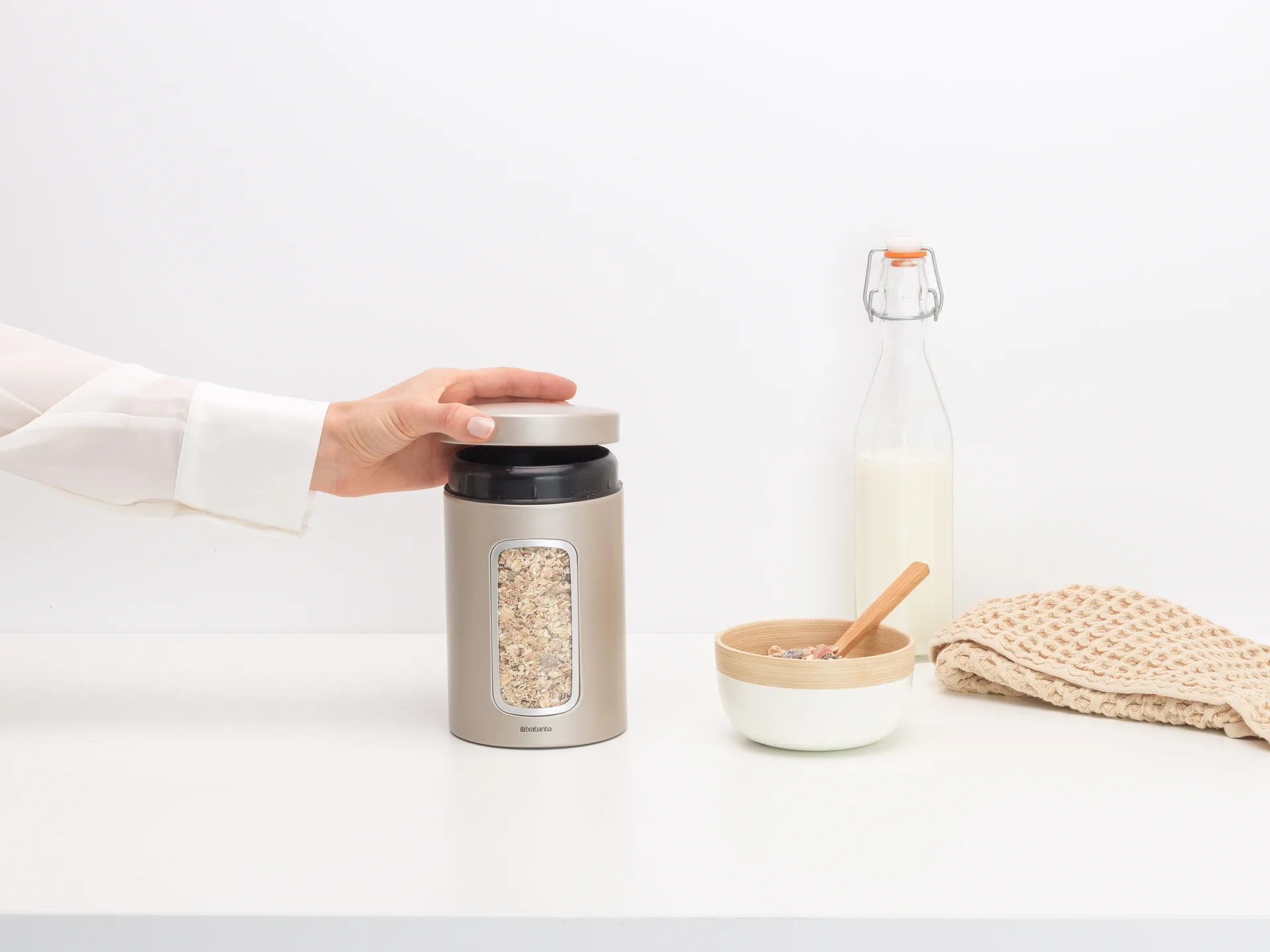 Bote con ventana Brabantia 1,4 L, Metallic Gold Brabantia