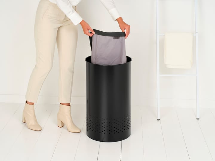 Cesto de lavandería Brabantia tapa de plástico 60 L, Negro mate Brabantia