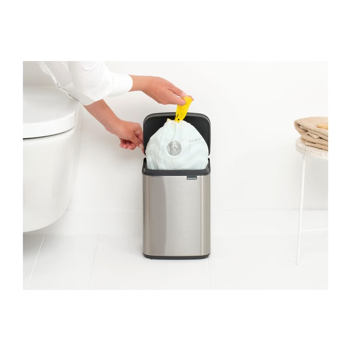 Cubo de basura Bo 4 L, Acero cepillado mate Brabantia