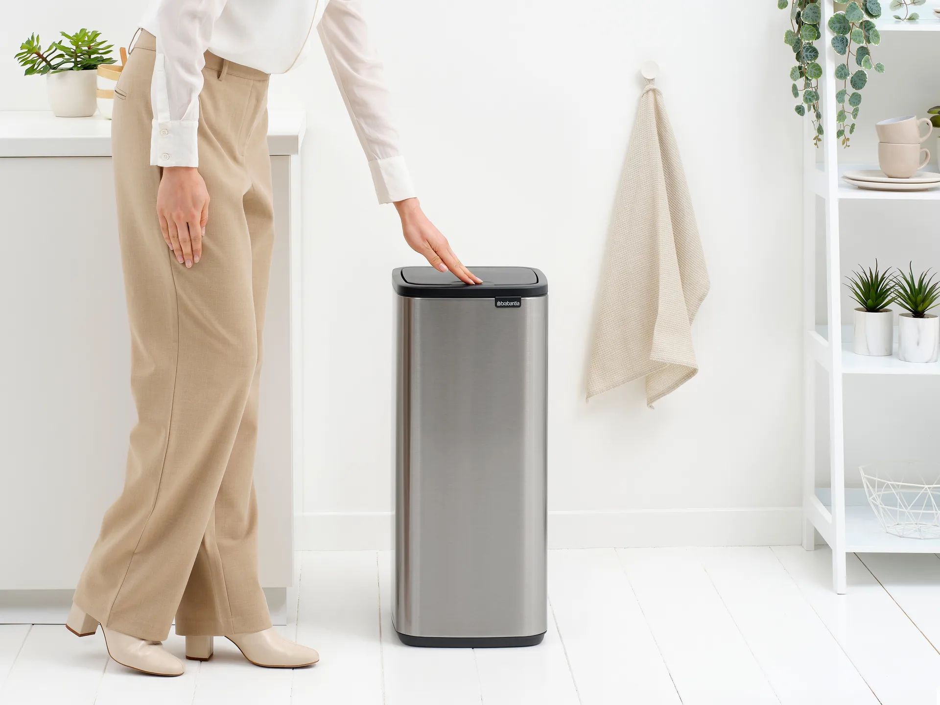 Cubo de basura Bo Touch Bin 30 L, Acero mate antihuellas Brabantia