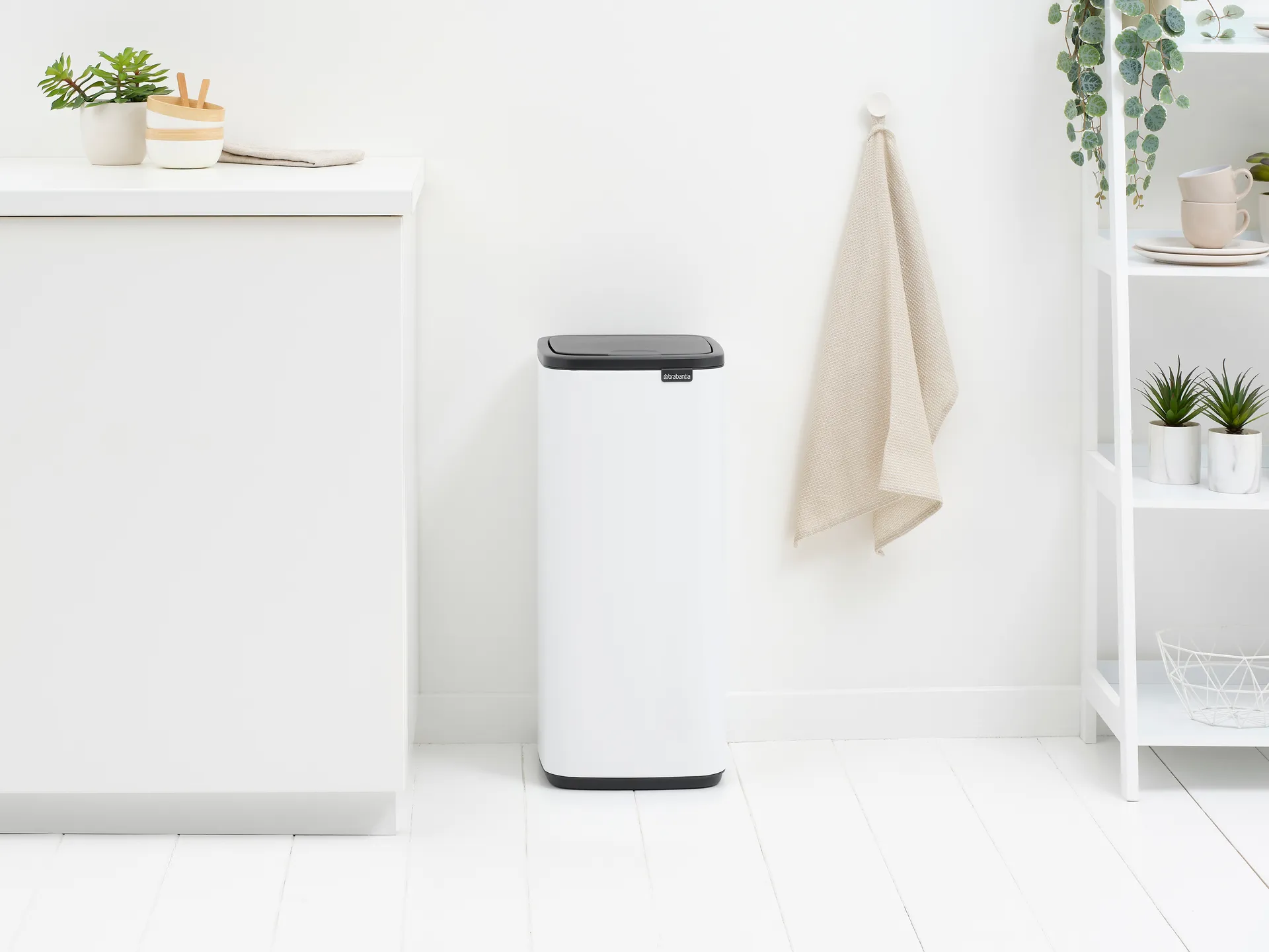 Cubo de basura Bo Touch Bin 30 L, Blanco Brabantia