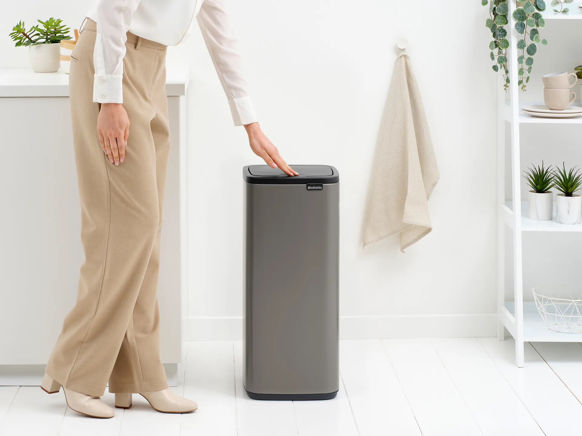 Cubo de basura Bo Touch Bin 30 L, Platino Brabantia