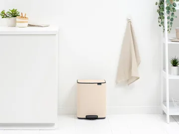 Cubo de basura con pedal Bo 12 L - Beige suave - Brabantia