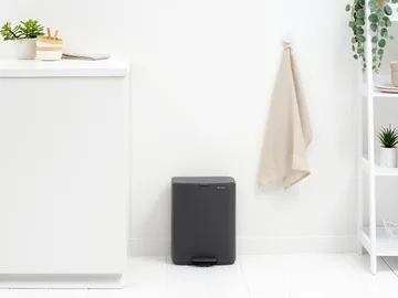 Cubo de basura con pedal Bo 12 L - Mineral Infinite Grey - Brabantia