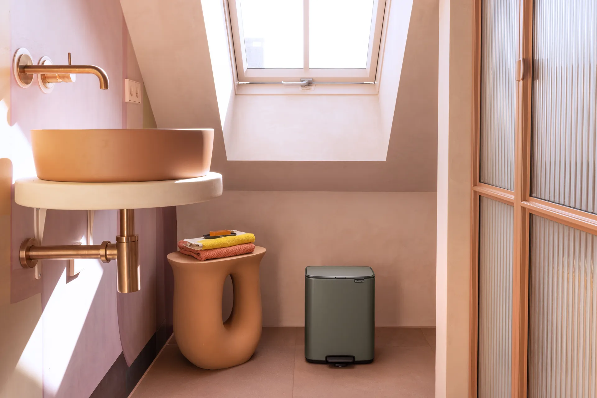 Cubo de basura con pedal Bo 12 L, Platino Brabantia