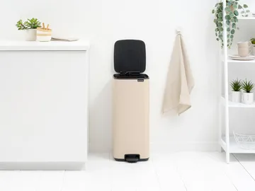 Cubo de basura con pedal Bo 30 L - Beige suave - Brabantia