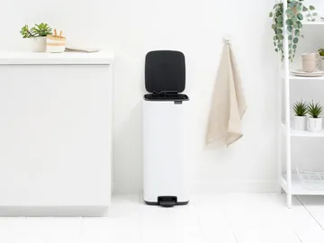 Cubo de basura con pedal Bo 30 L - Blanco - Brabantia