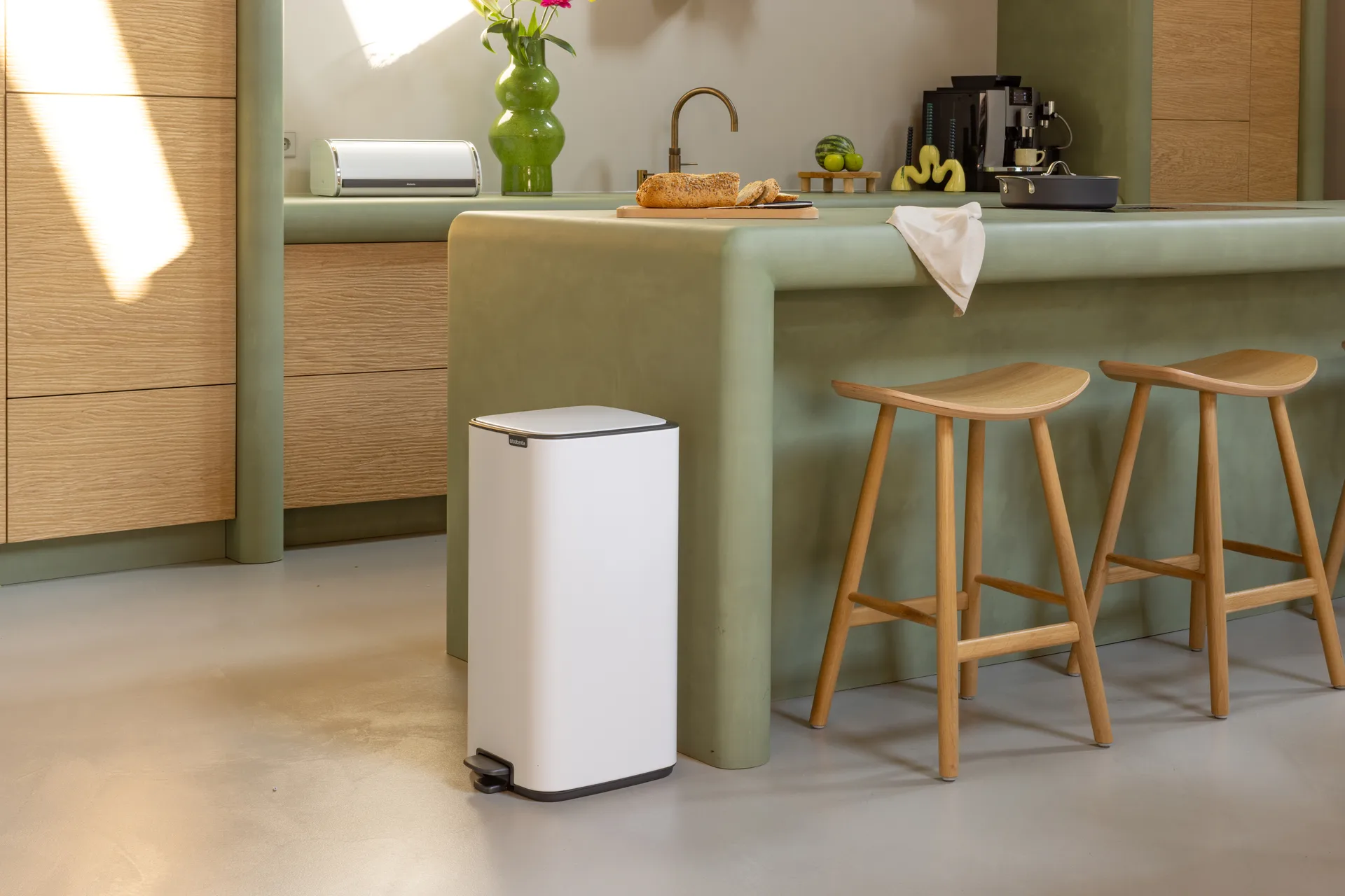 Cubo de basura con pedal Bo 30 L, Blanco Brabantia