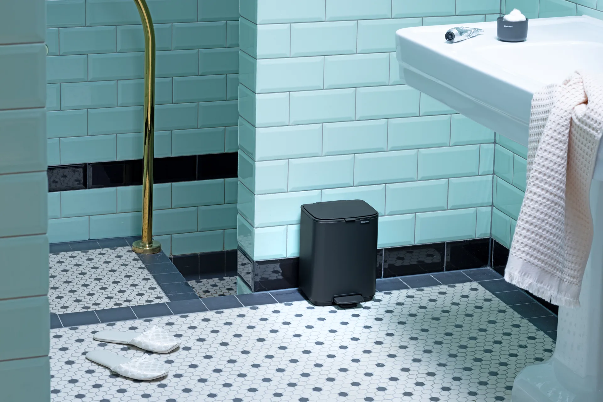 Cubo de basura con pedal Bo 4 L, Mineral Infinite Grey Brabantia