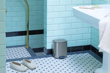 Cubo de basura con pedal Bo 7 L - Acero mate antihuellas - Brabantia