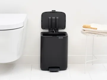 Cubo de basura con pedal Bo 7 L - Negro mate - Brabantia