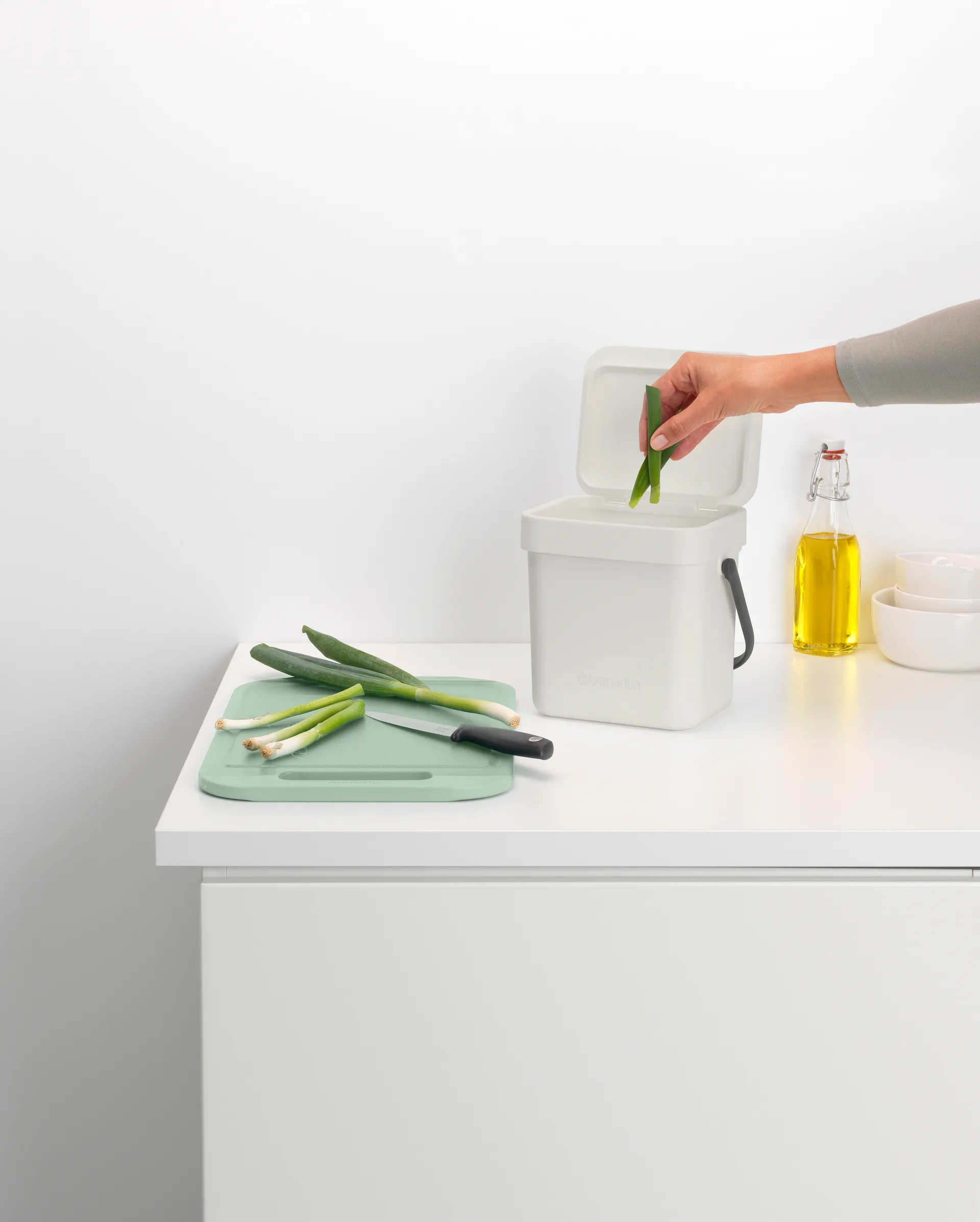 Cubo de basura Sort & Go 3 L, gris claro Brabantia