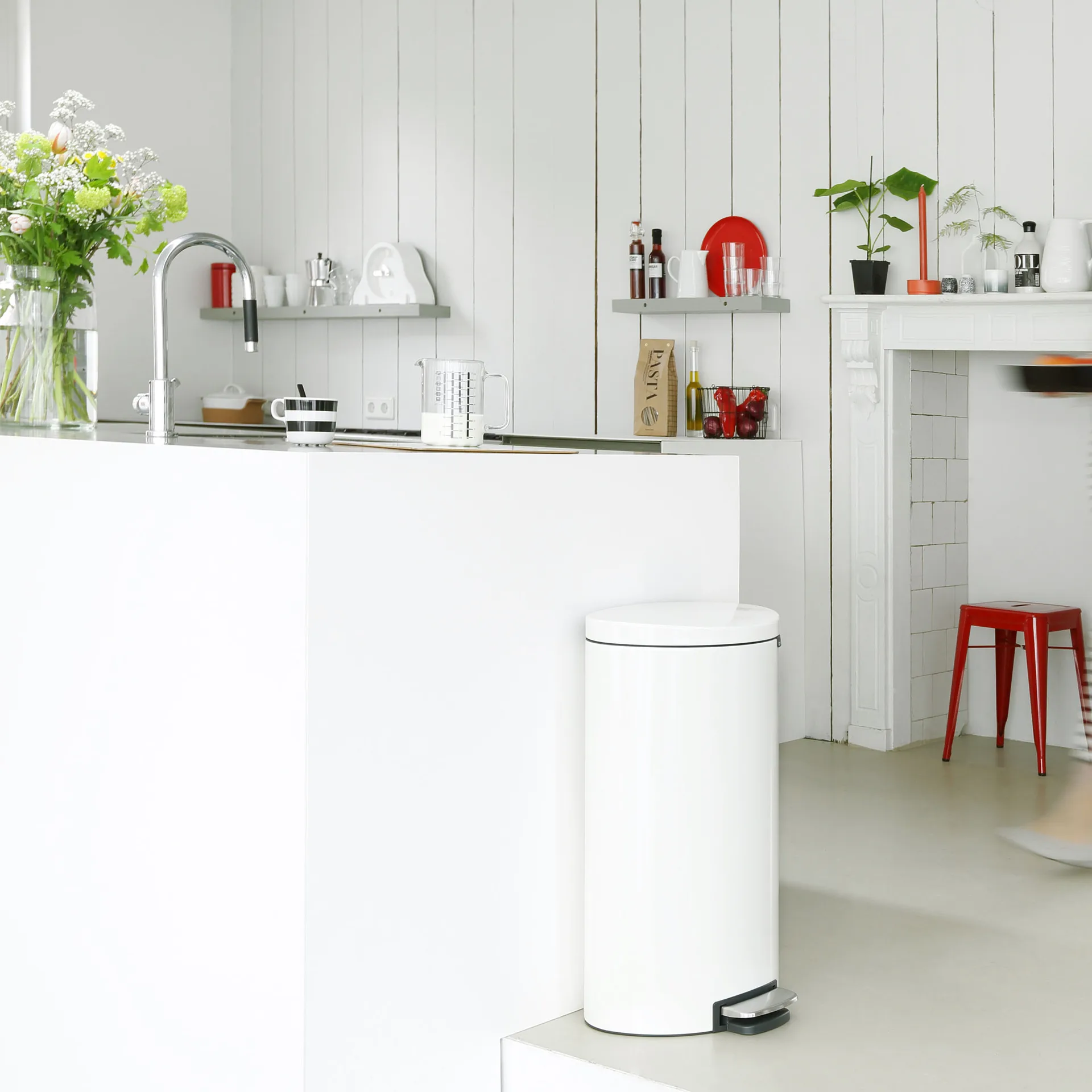 Cubo de pedal FlatBack+ 30L, blanco Brabantia