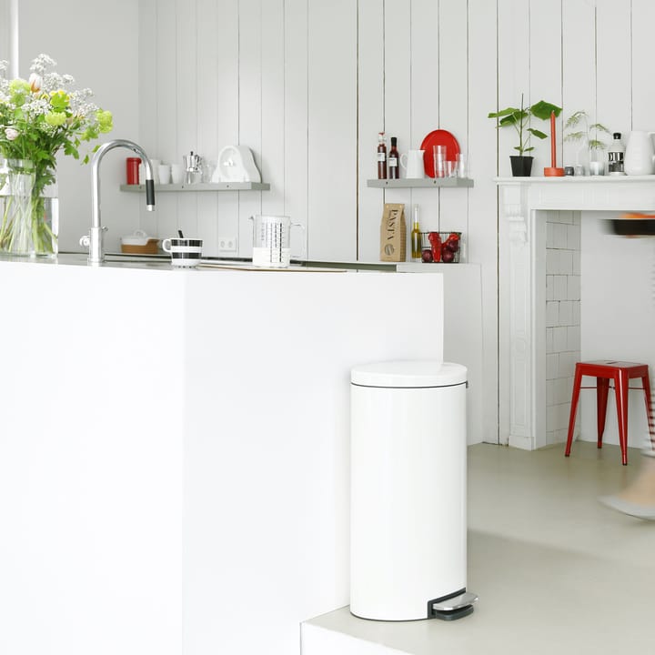 Cubo de pedal FlatBack+ 30L, blanco Brabantia